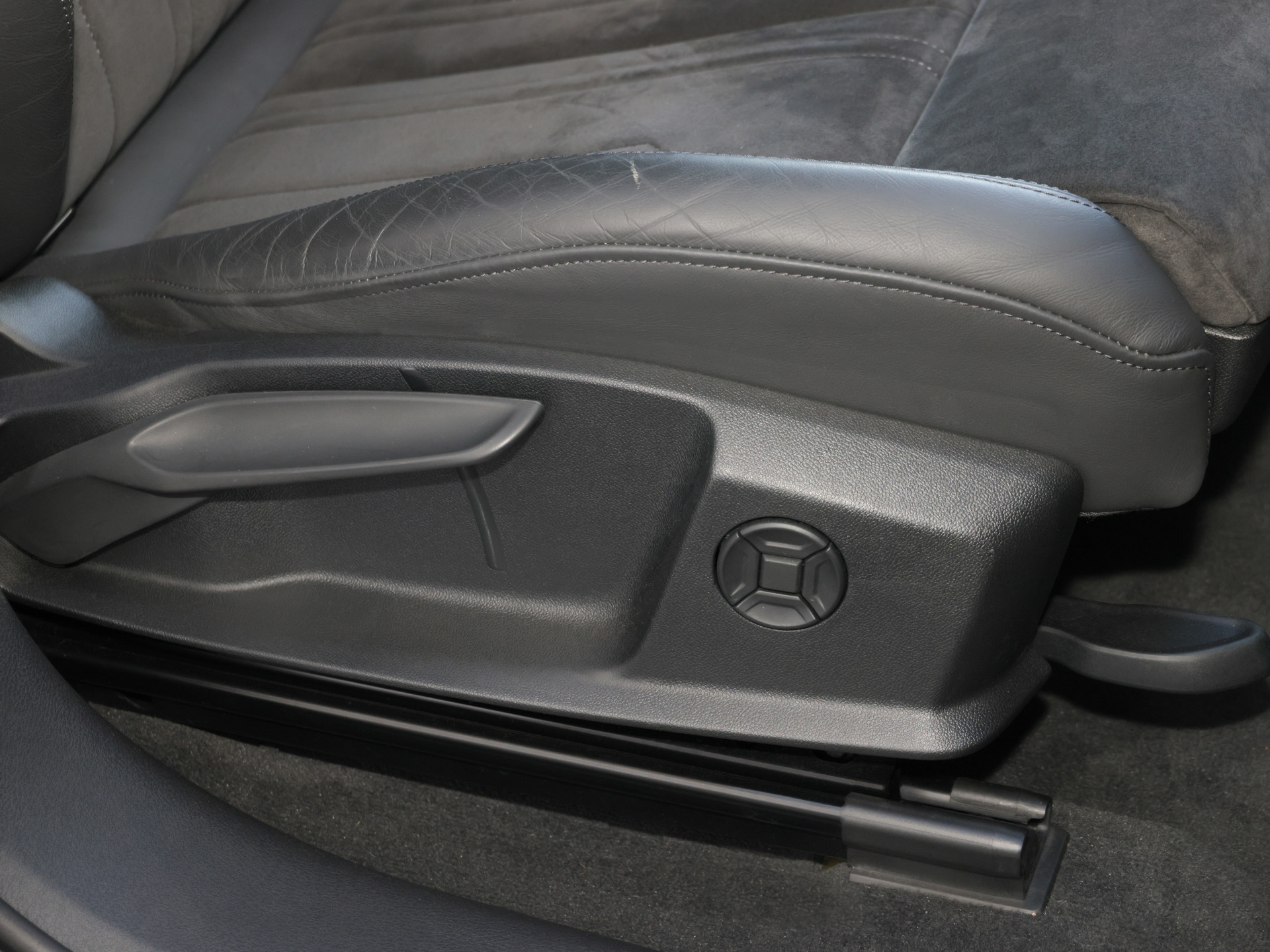 e-tron Sportback +WINTERRÄDER+S-LINE+AHK+