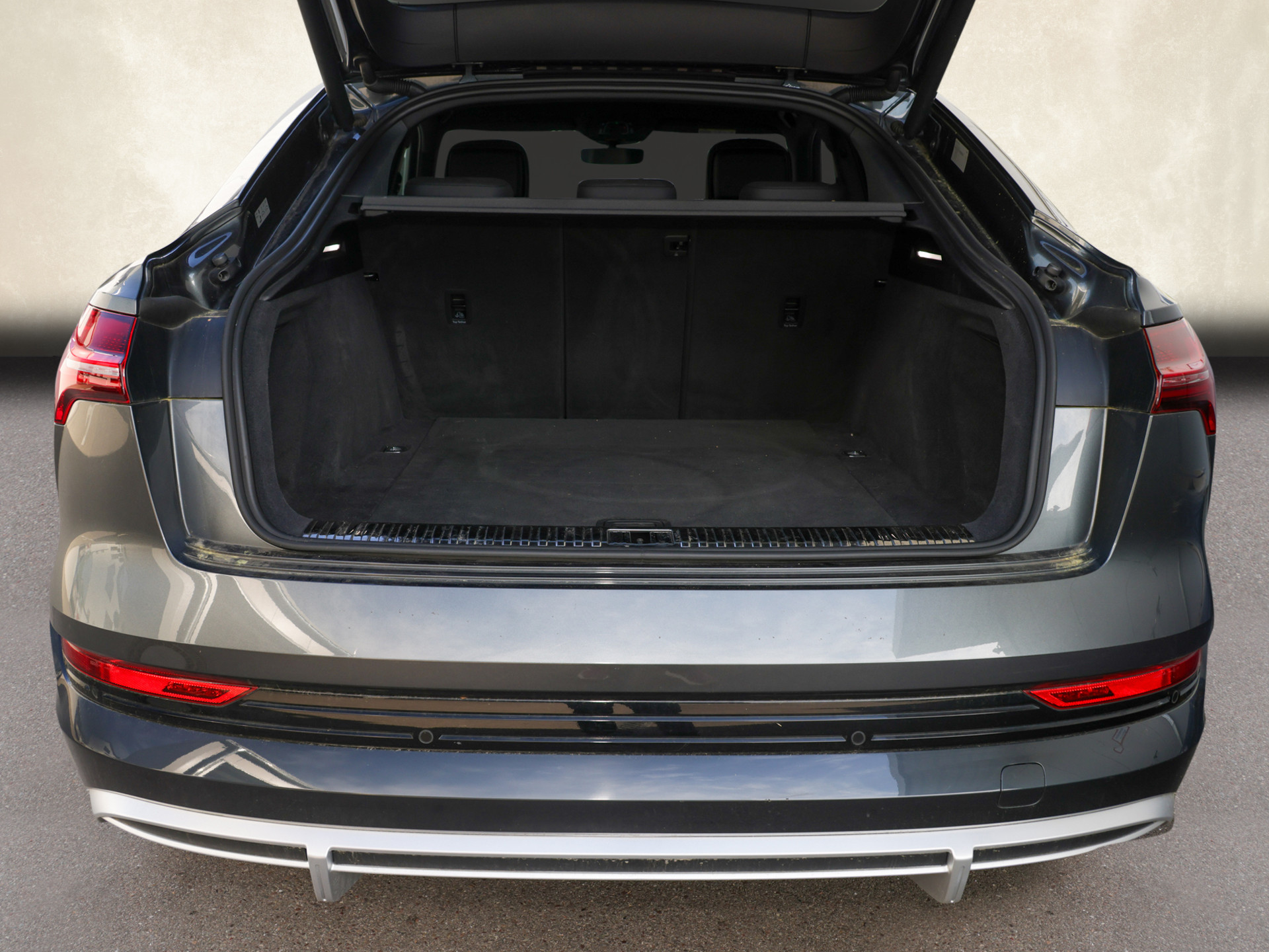 e-tron Sportback +WINTERRÄDER+S-LINE+AHK+