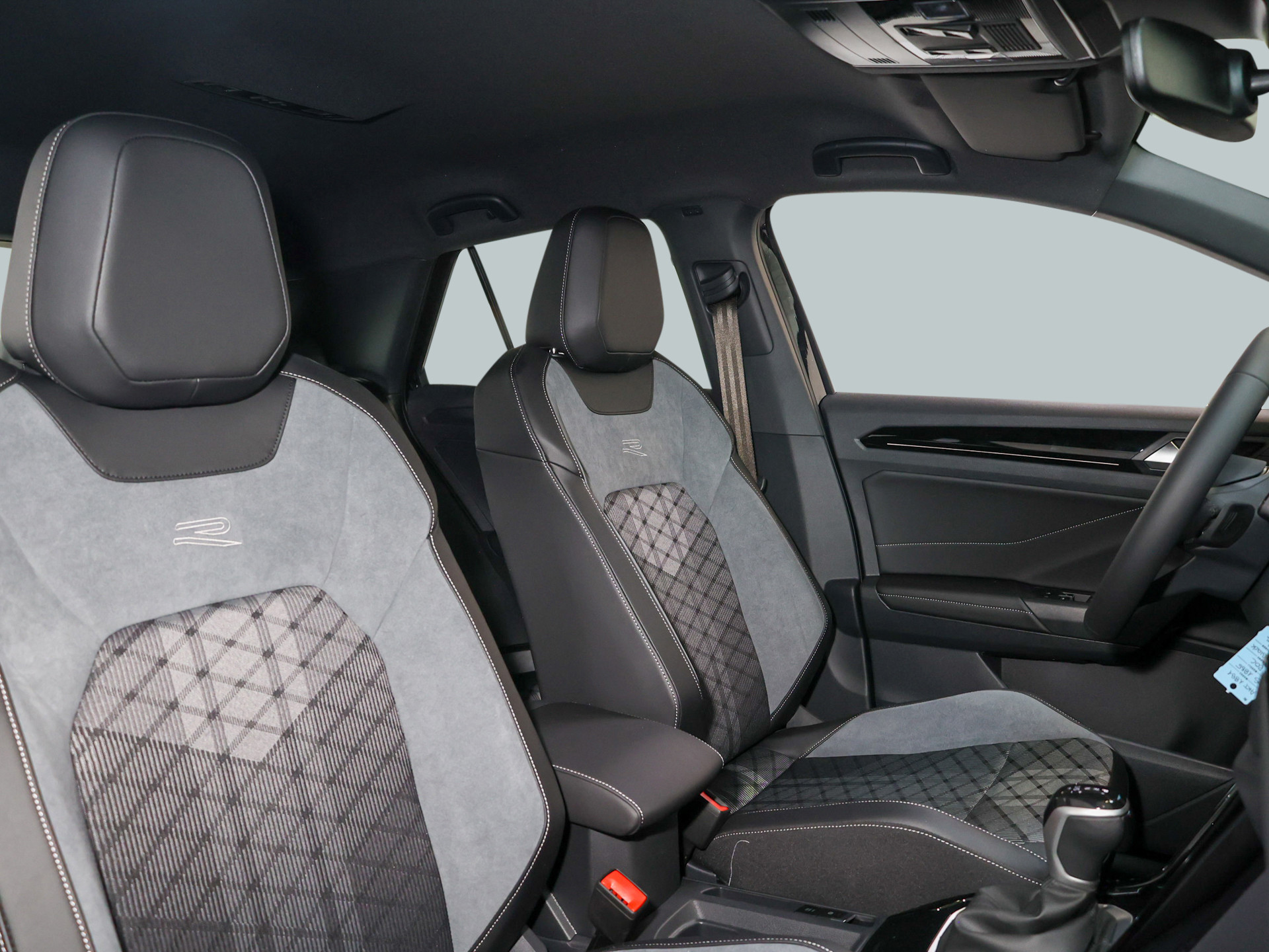 T-Roc 1.5TSI DSG R-Line +19ZOLL+AHK+