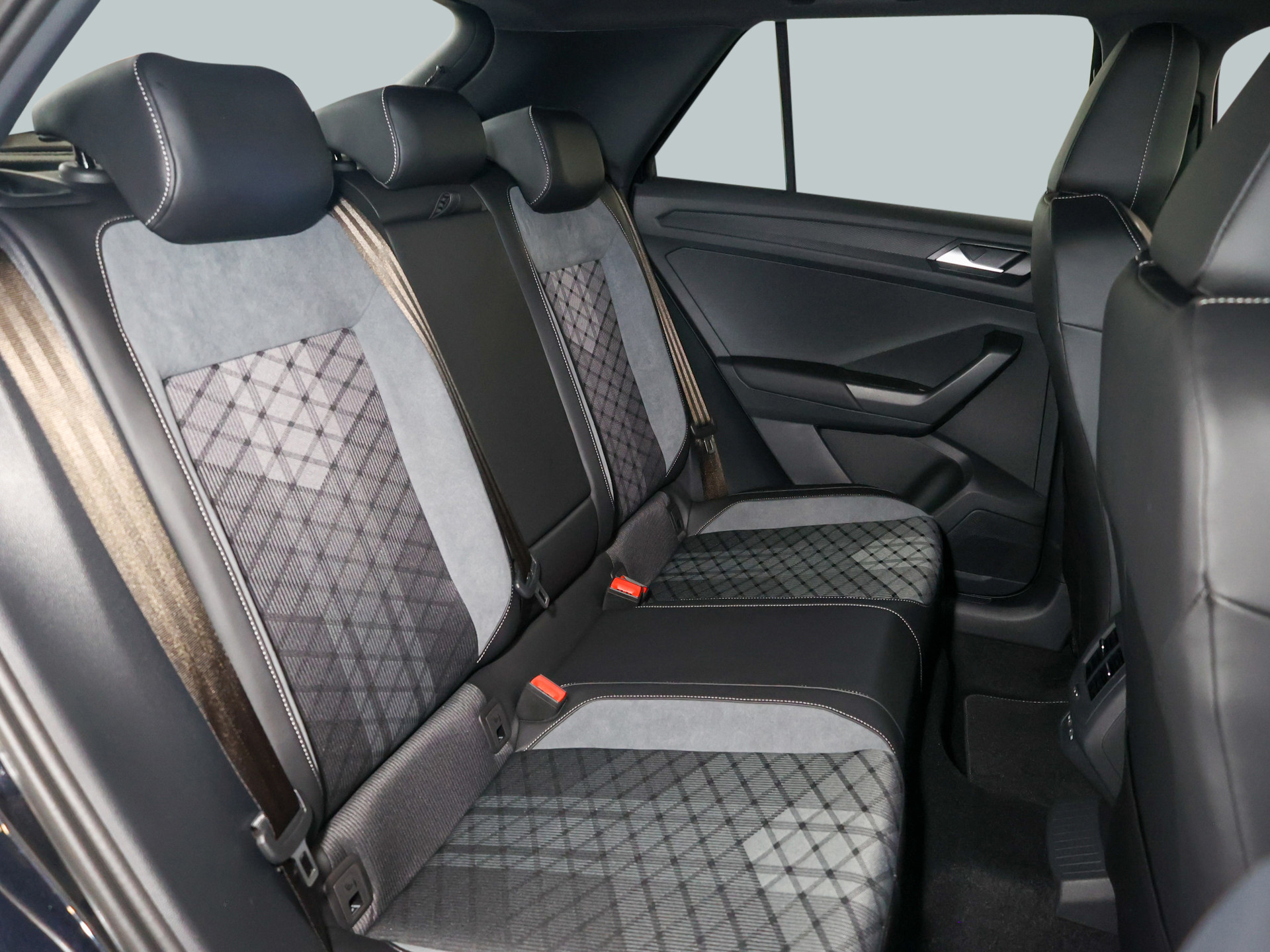 T-Roc 1.5TSI DSG R-Line +19ZOLL+AHK+