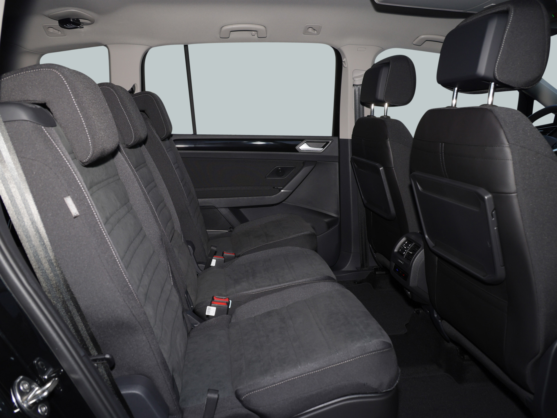 Touran 1.5TSI DSG R-LINE +AHK+7-SITZER+