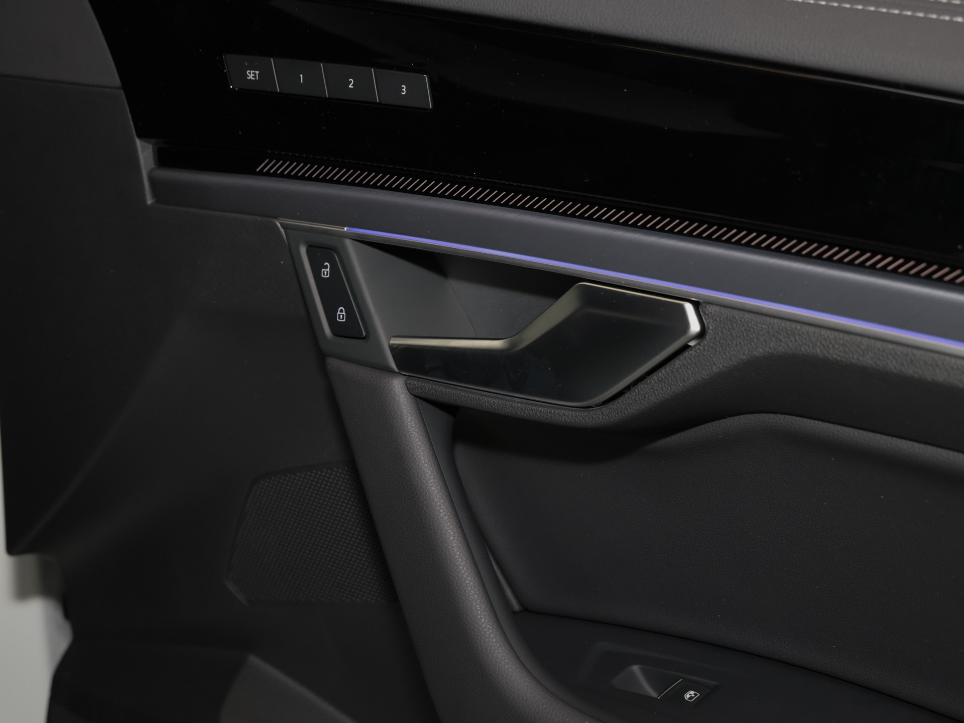 Touareg R 3.0 eHybrid +0,5 STEUER+WI-RÄDER