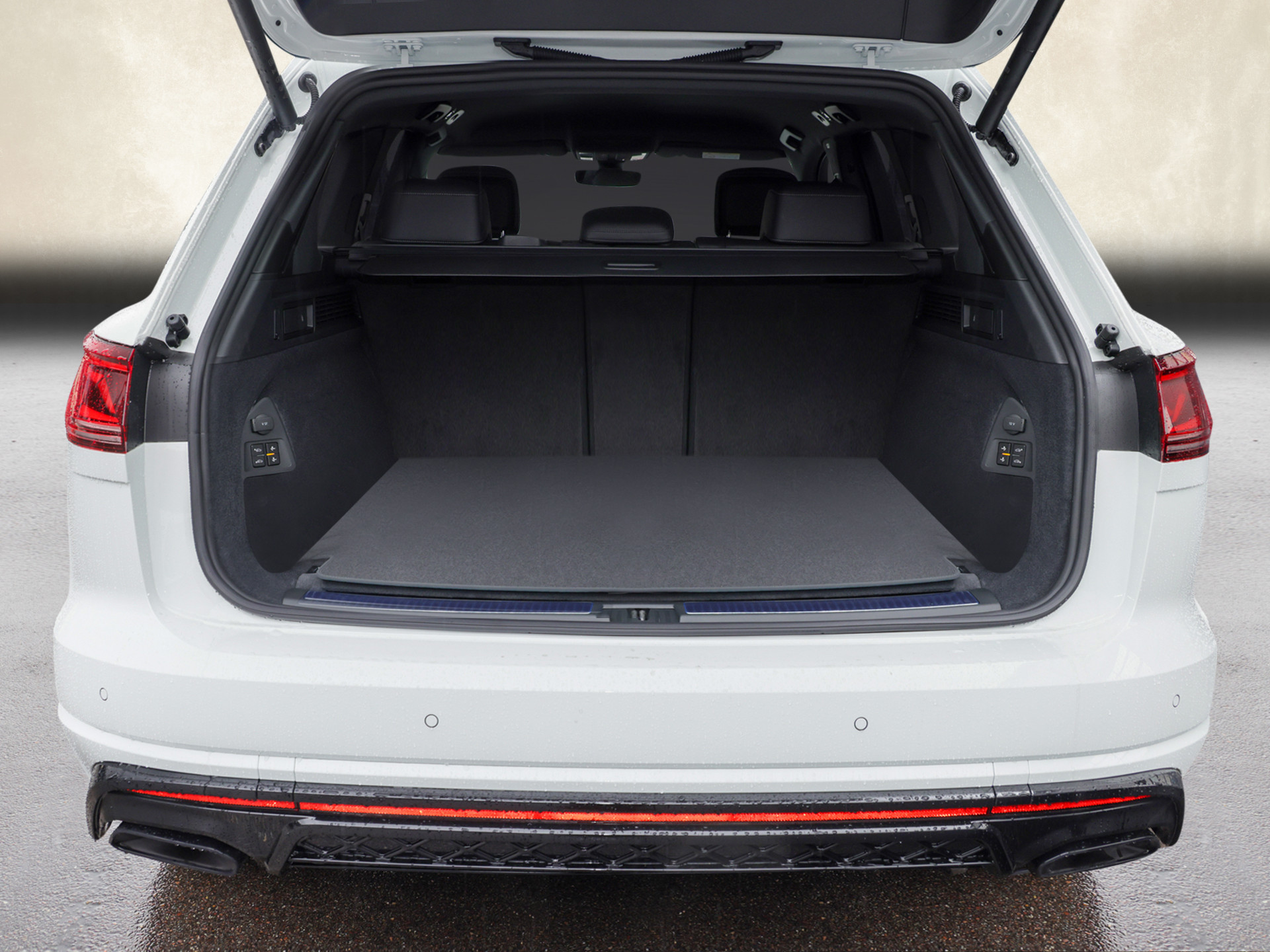 Touareg R 3.0 eHybrid +0,5 STEUER+WI-RÄDER