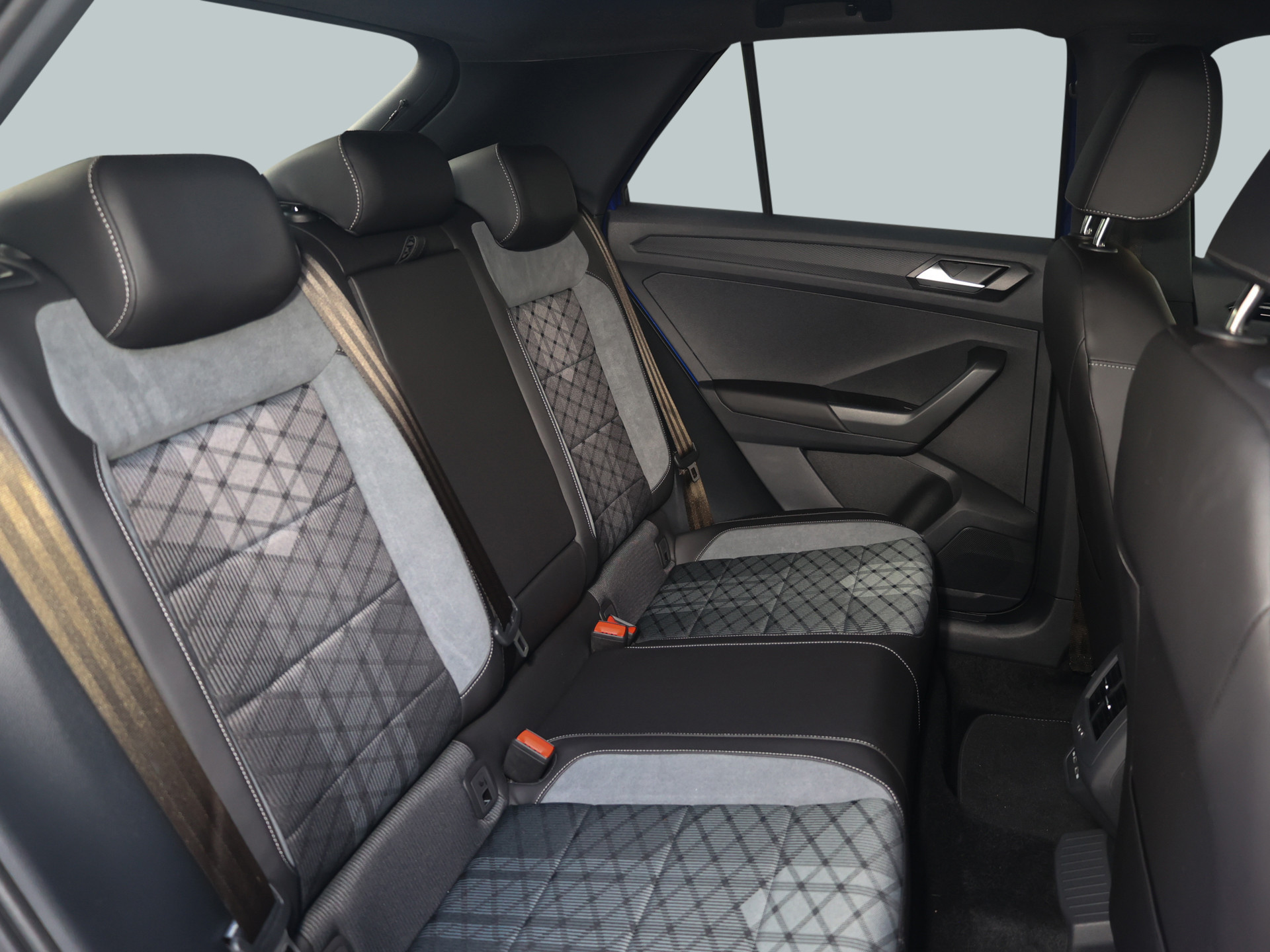 T-Roc 1.5TSI DSG R-Line +BLACK+AHK+