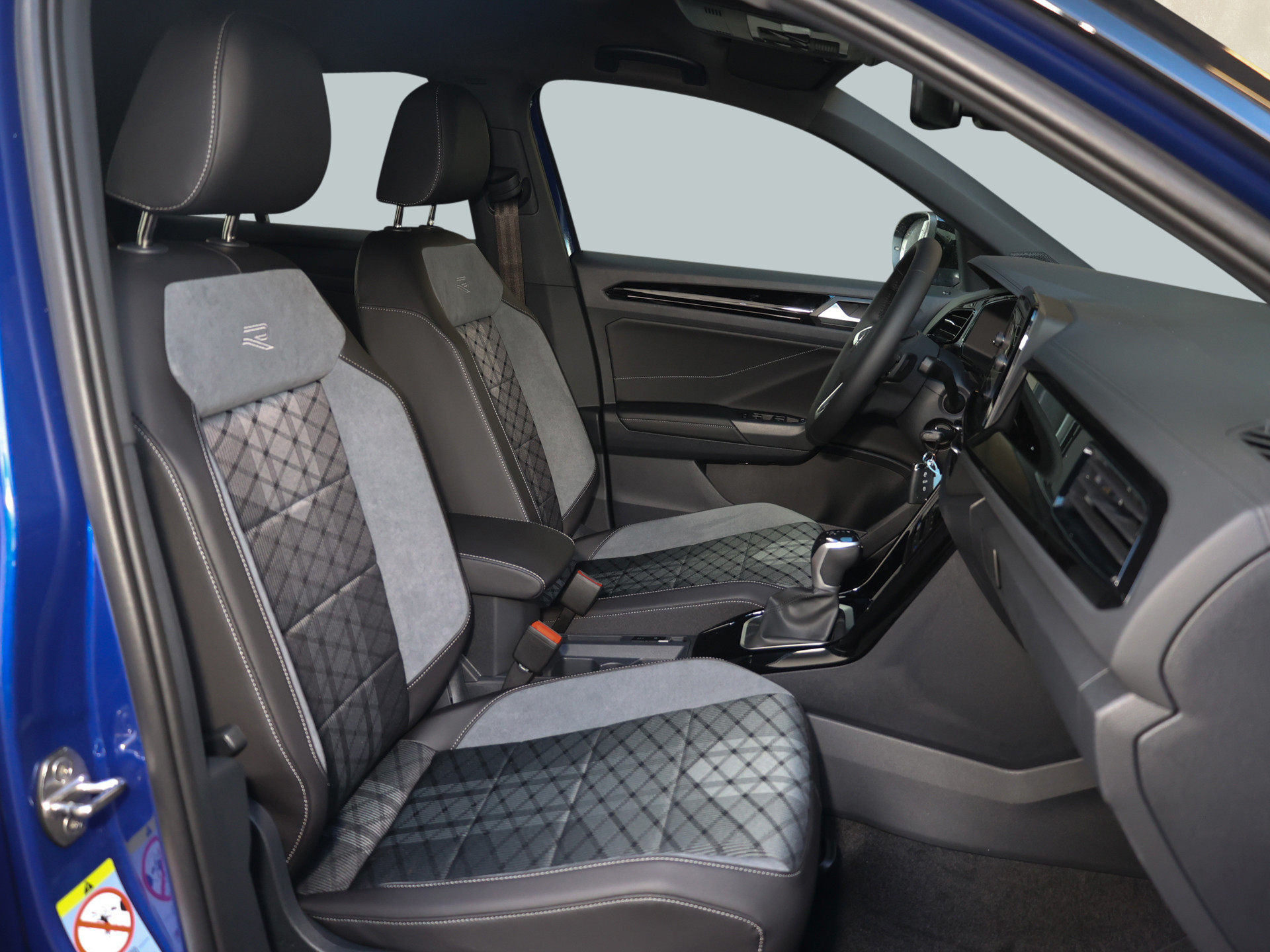 T-Roc 1.5TSI DSG R-Line +BLACK+AHK+