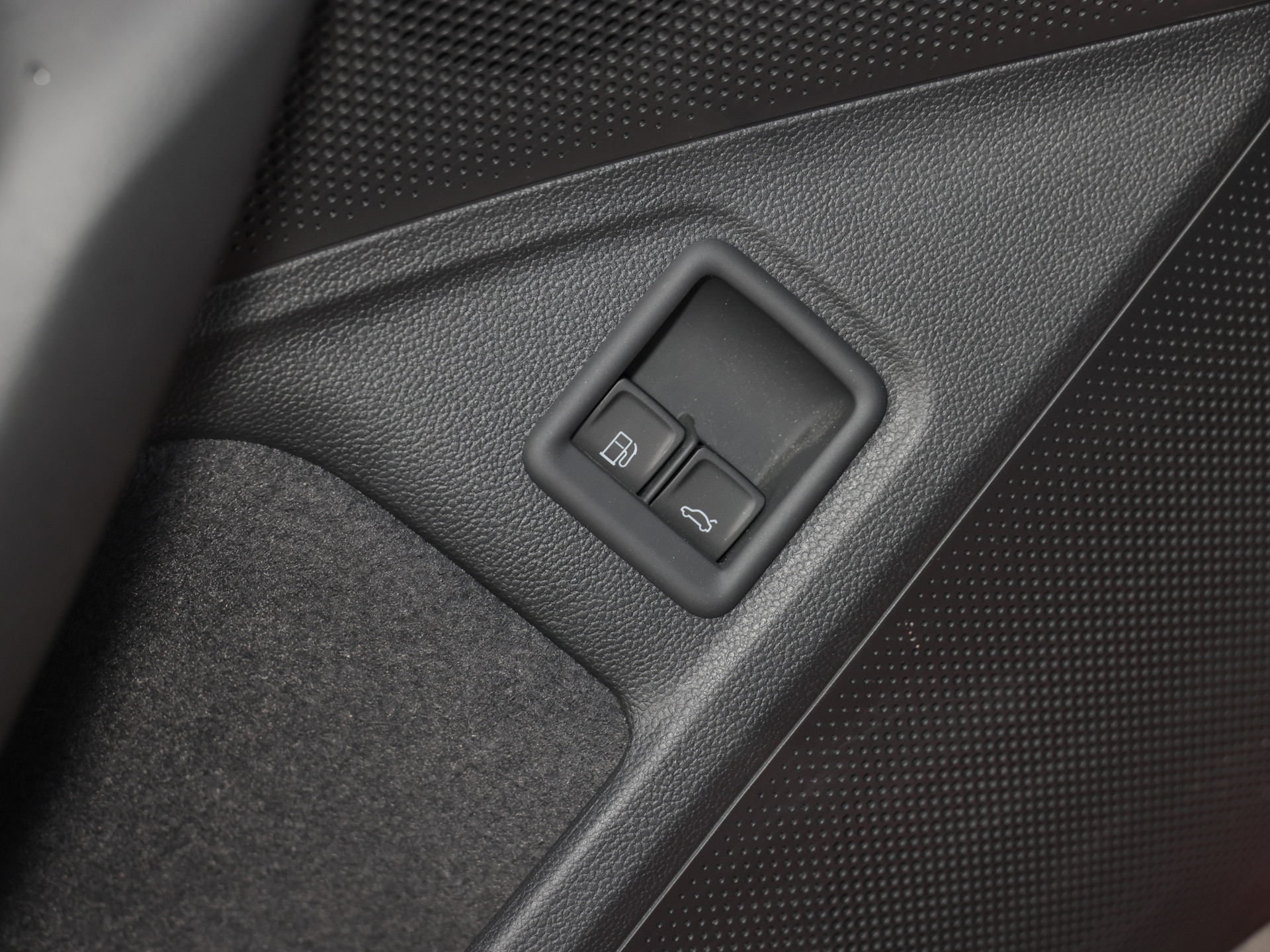 Passat Variant 1.5 eHybrid R-Line+AB 3,99+