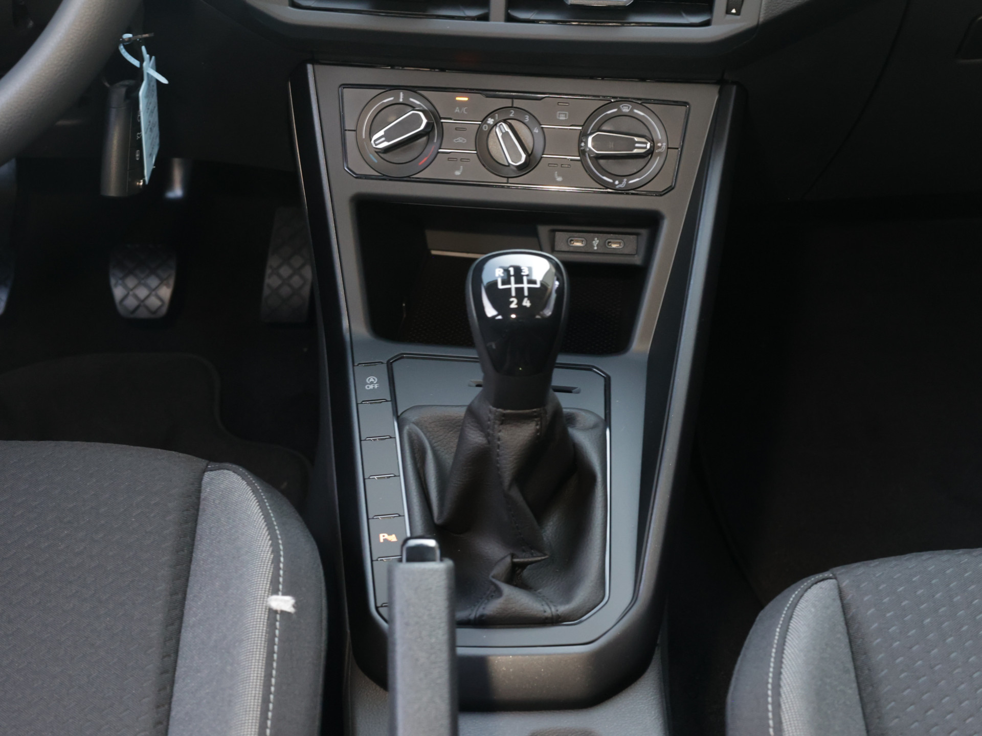 Taigo 1.0TSI 5-Gang +4SEASON+PDC+APP-CONNECT+