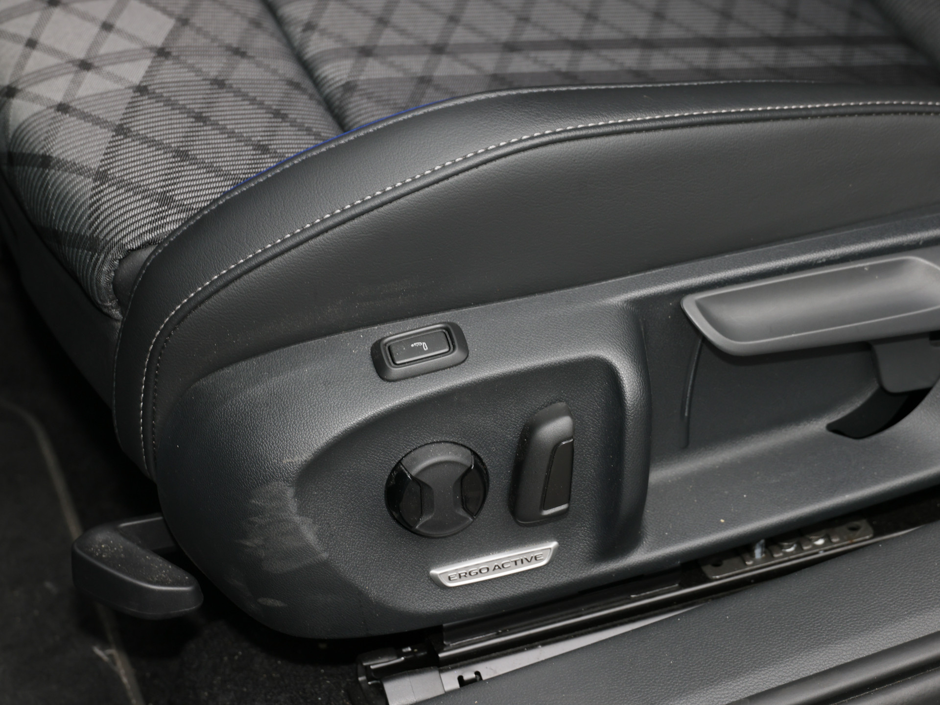 Passat Variant 1.5TSI eHybrid R-LINE +AHK+