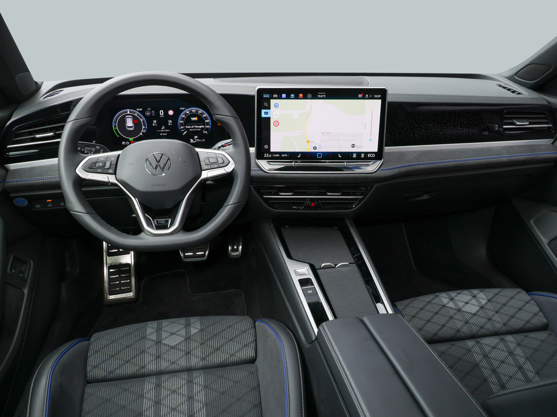 Passat Variant 1.5TSI eHybrid R-LINE +AHK+