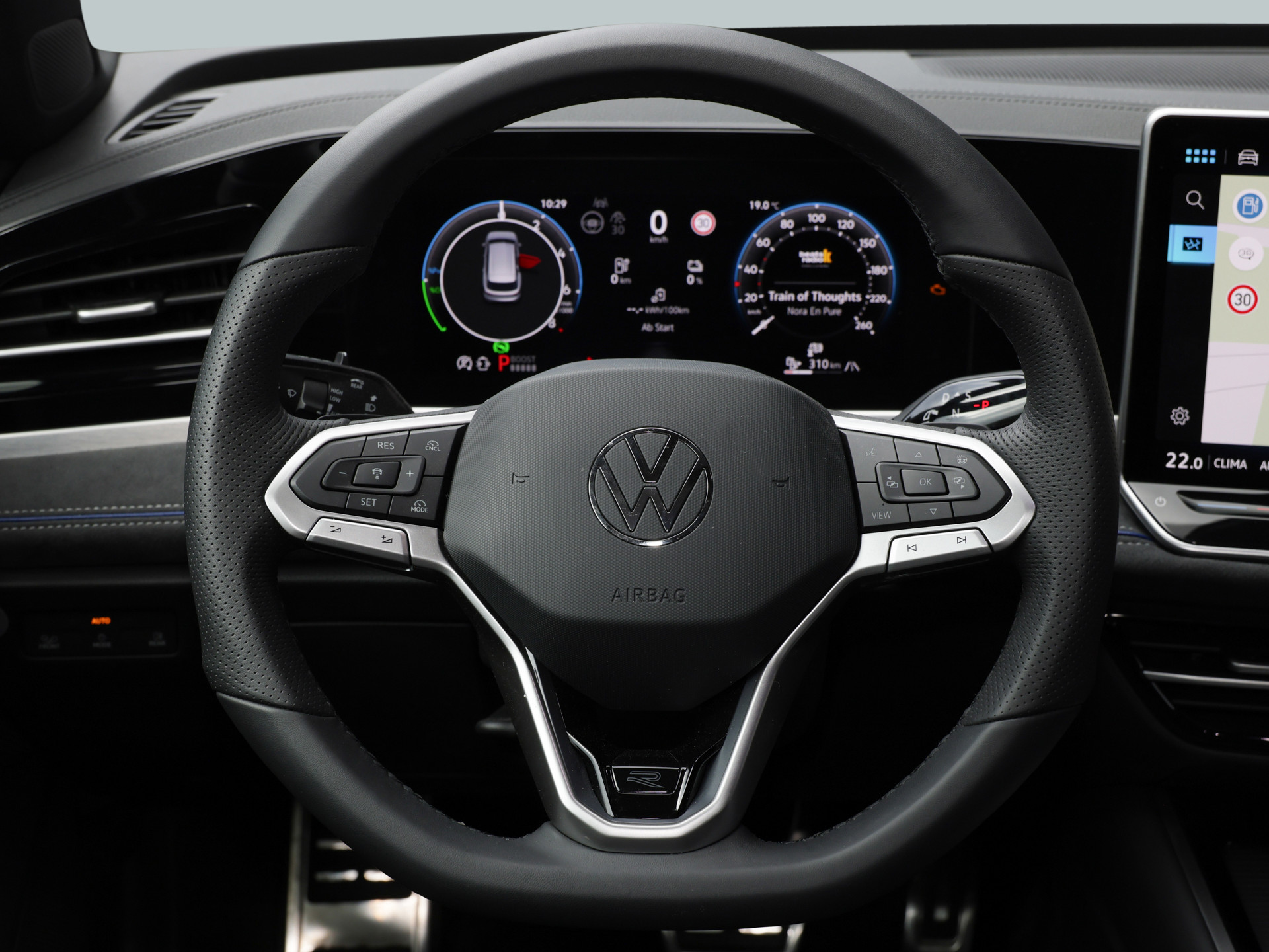 Passat Variant 1.5TSI eHybrid R-LINE +AHK+