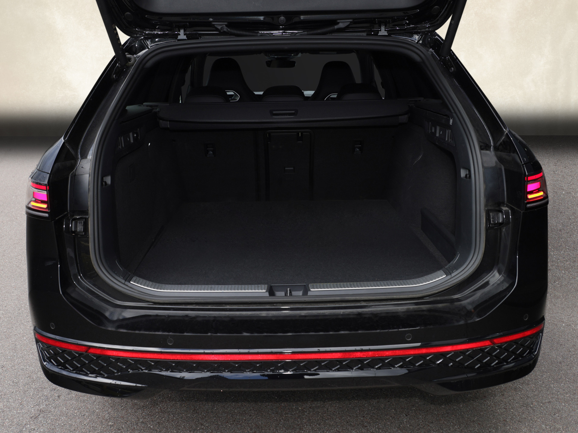 Passat Variant 1.5TSI eHybrid R-LINE +AHK+