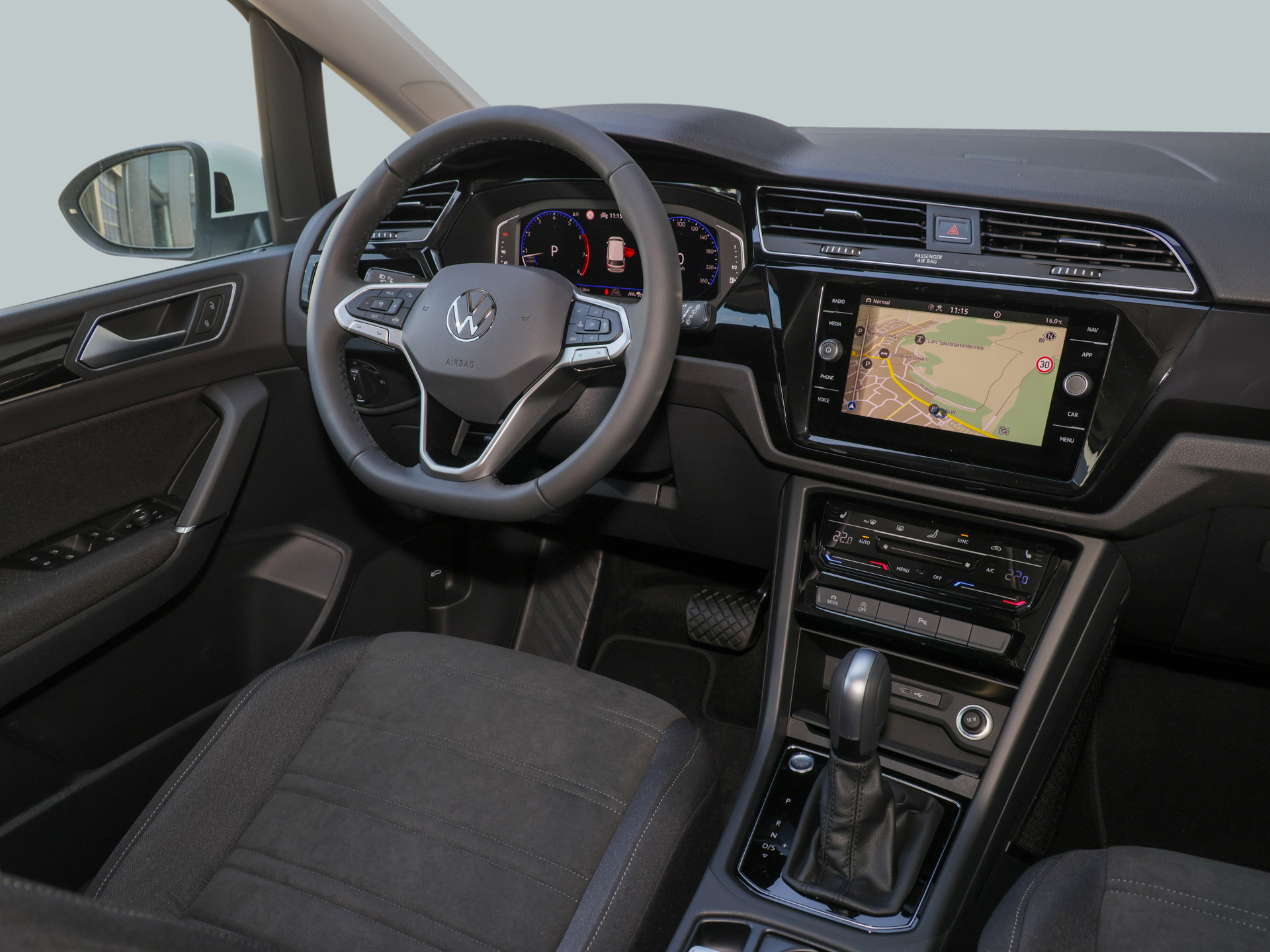 Touran 1.5TSI DSG R-LINE +LED+NAVI+