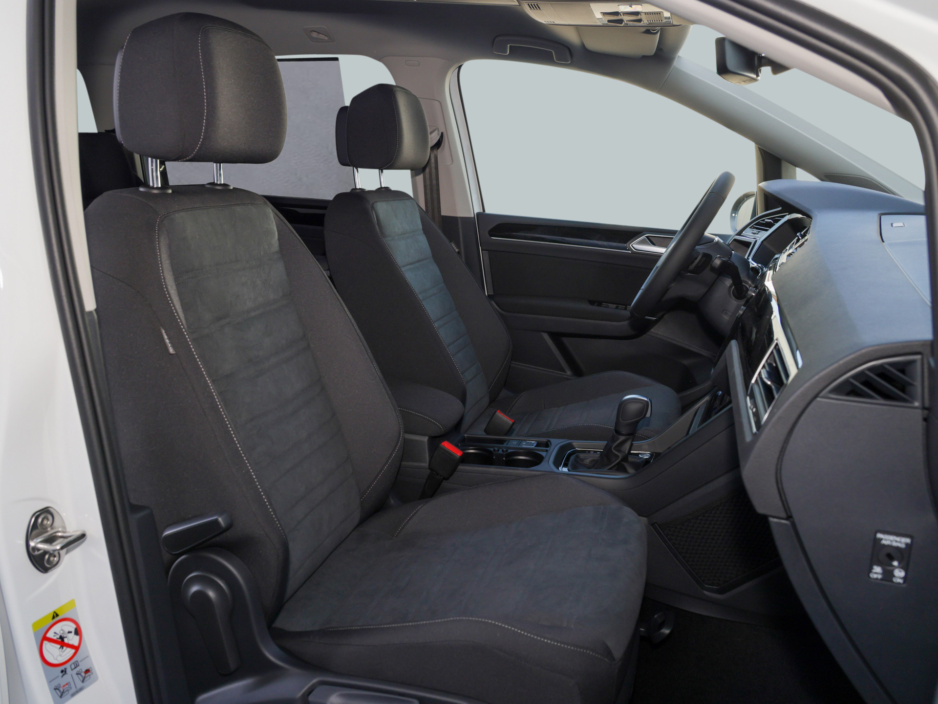 Touran 1.5TSI DSG R-LINE +LED+NAVI+