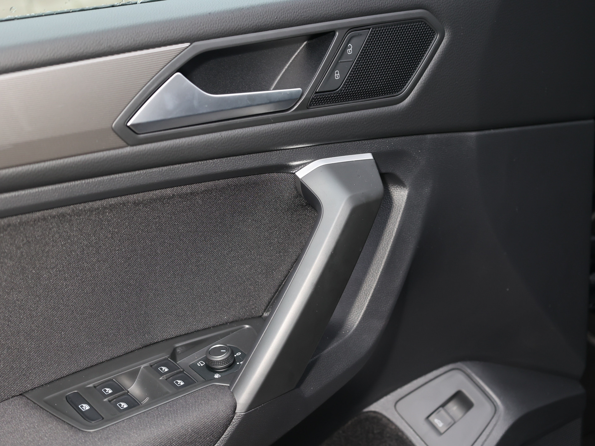 Tiguan Allspace 2.0TDI +7-SITZER+AHK+FREI AB