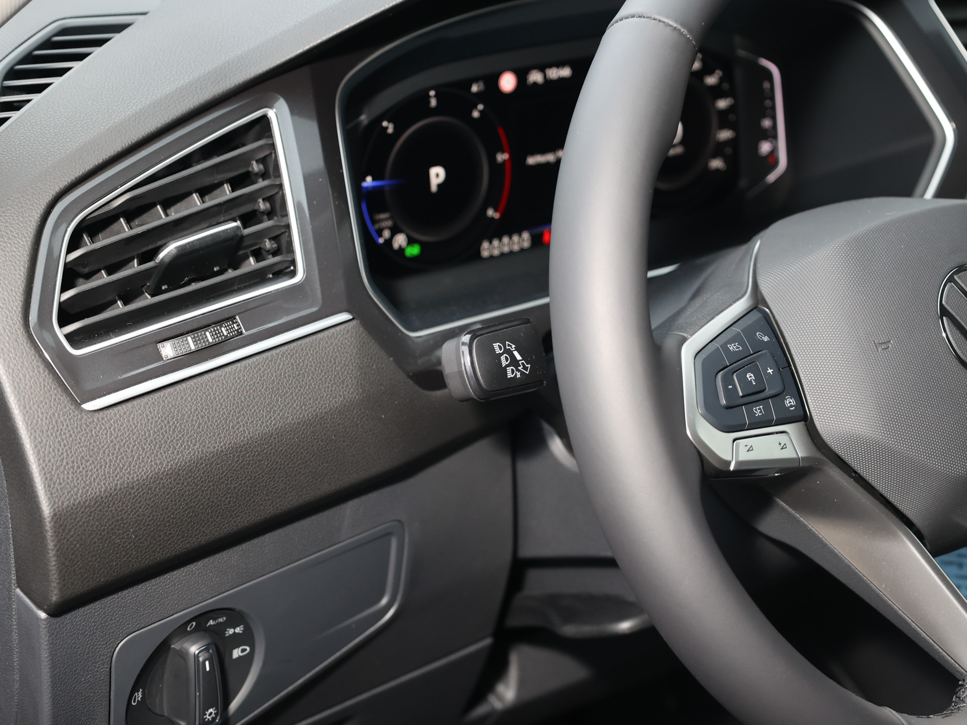 Tiguan Allspace 2.0TDI +7-SITZER+AHK+FREI AB