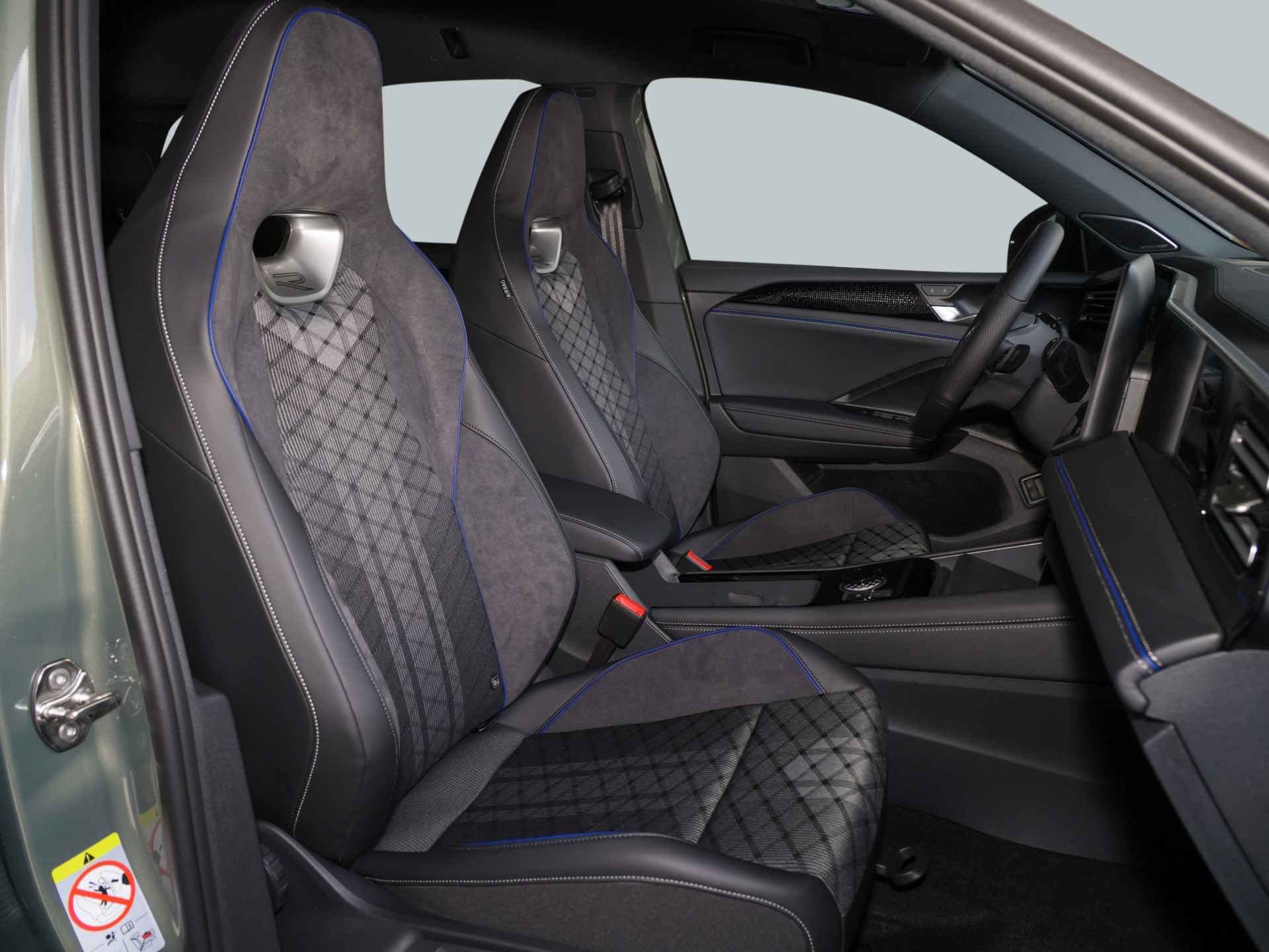 Tiguan 1.5TSI R-LINE+PHEV+AHK+0,5 STEUER+