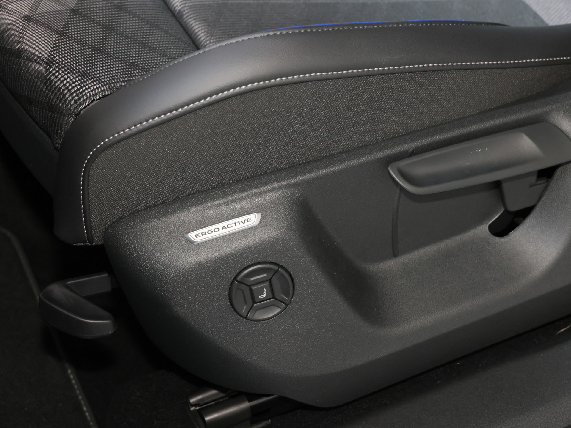 Tiguan 1.5TSI R-LINE+PHEV+AHK+0,5 STEUER+