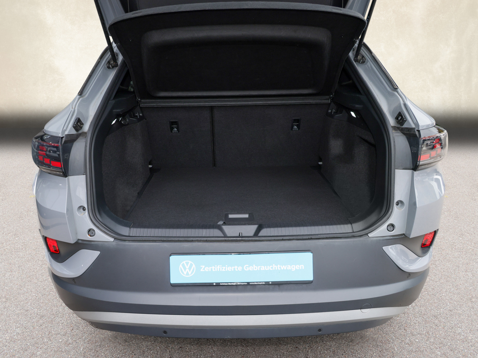 ID.4 Pro +MAX 501KM+AHK+WÄRMEPUMPE+4SEASON