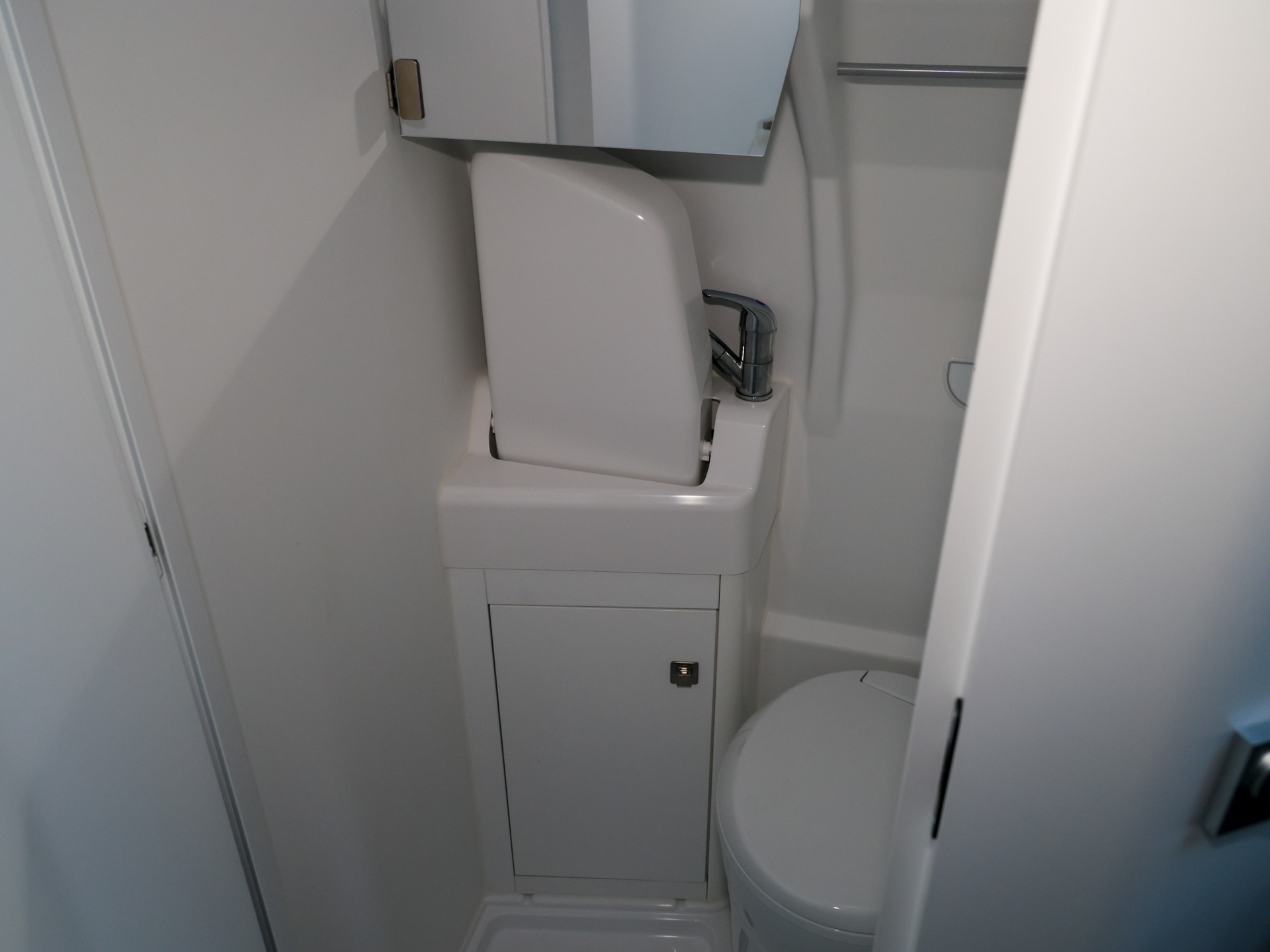 Grand California 600 +LED+DACHBETT+