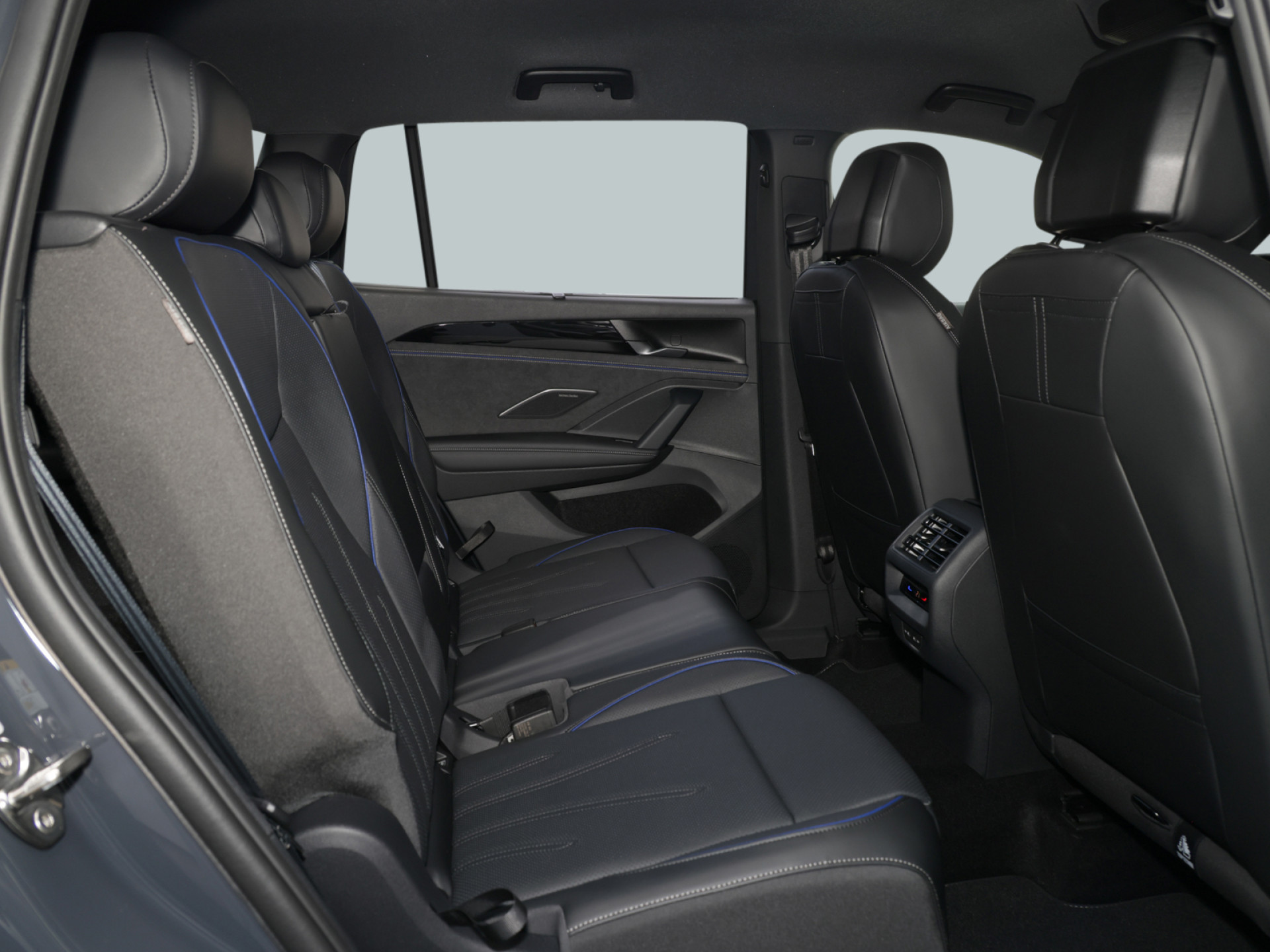 Tayron 2.0TDI DSG R-Line +4MOTION+LEDER+7-SITZER+