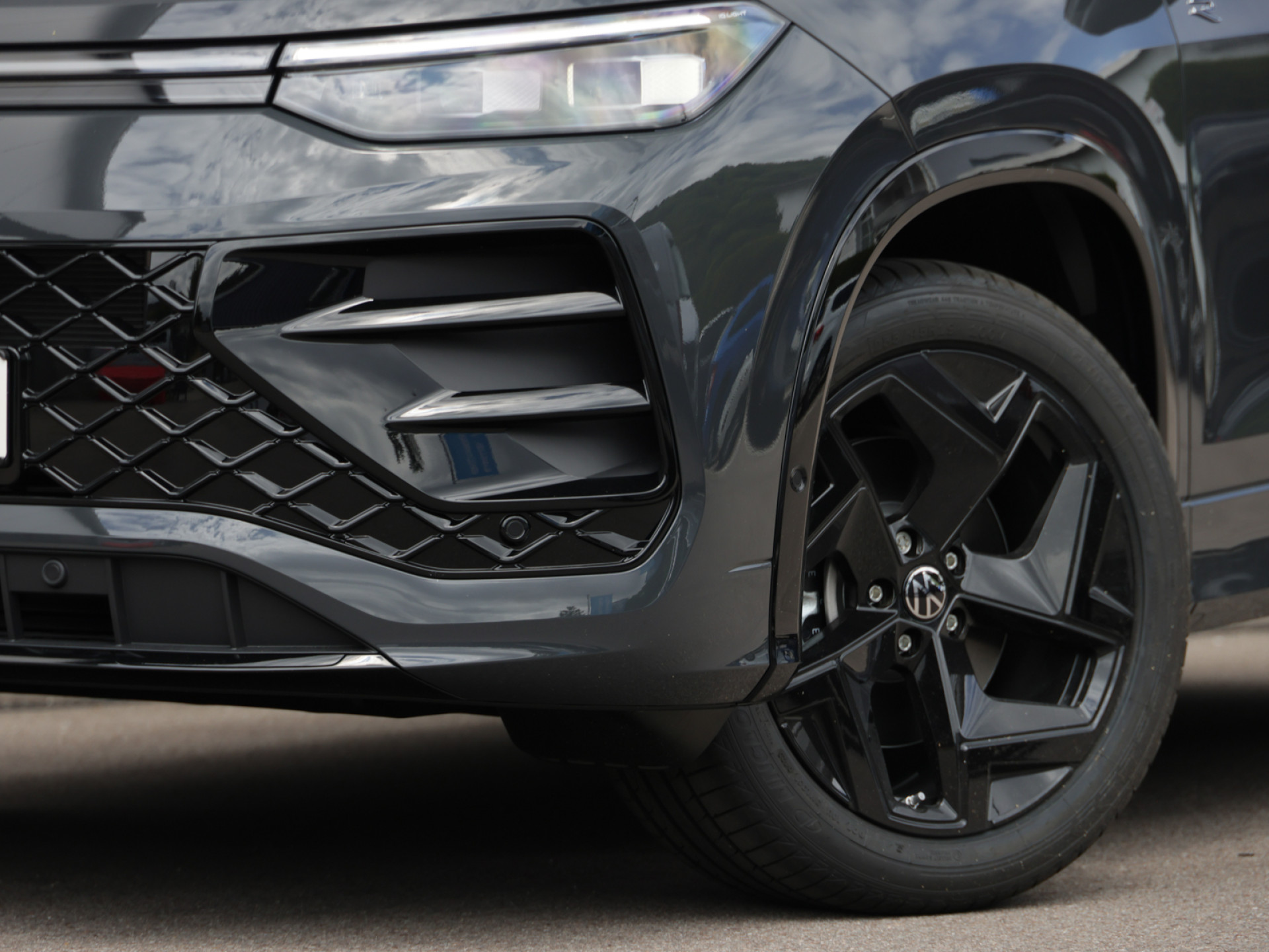 Tayron 2.0TDI DSG R-Line +4MOTION+LEDER+7-SITZER+