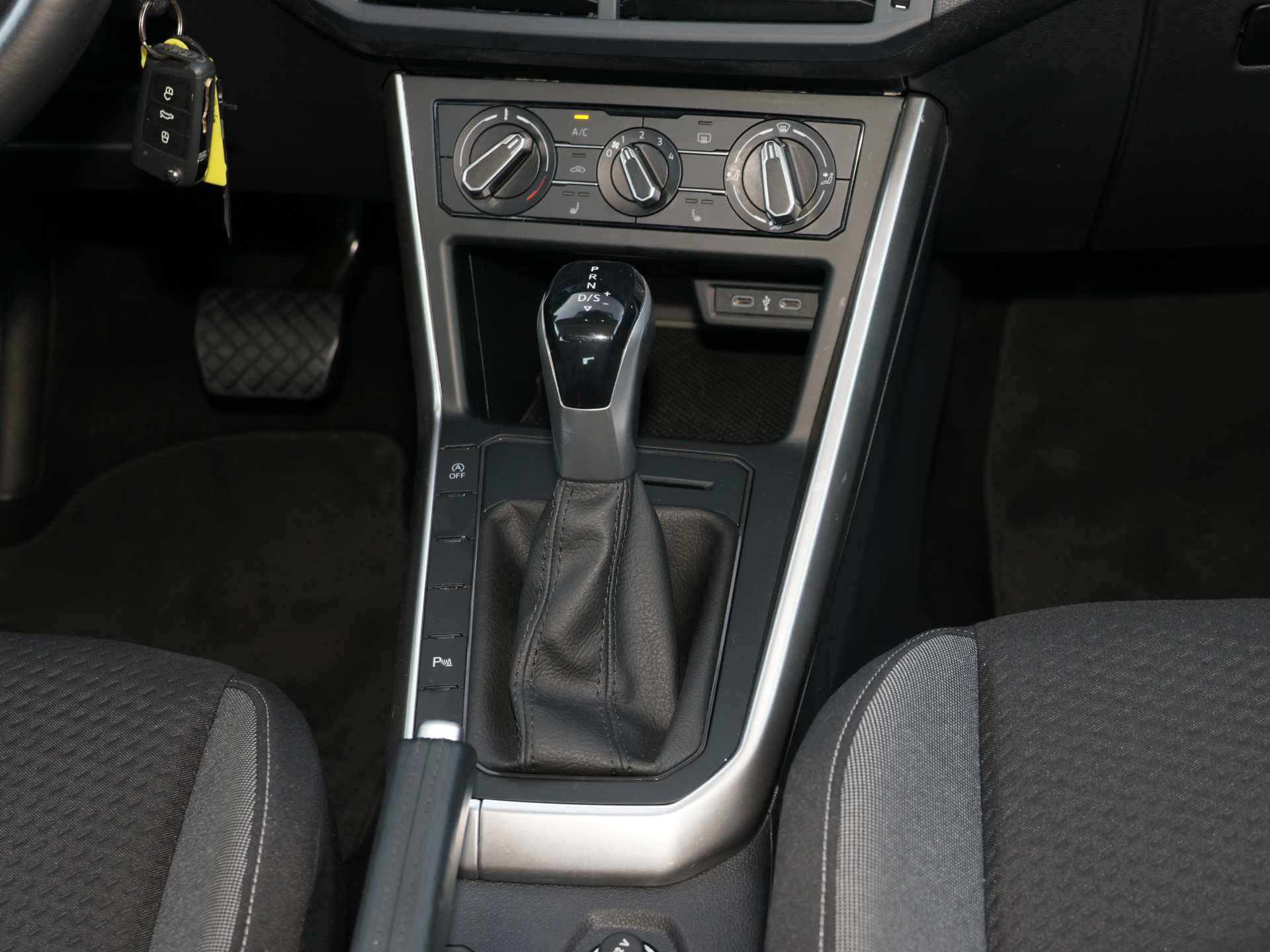 Taigo 1.0TSI DSG Life +LED+SH+AHK+