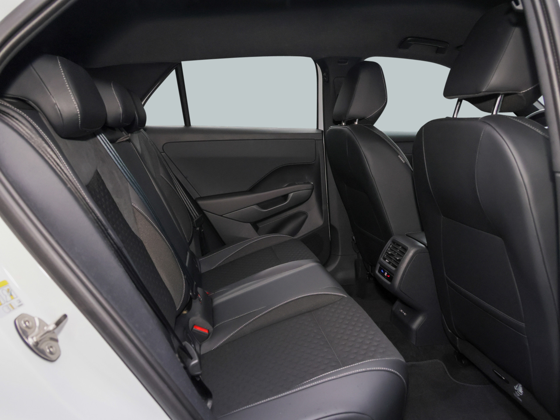 T-Roc R-Line 1.5 eTSI DSG +NEUES MODELL+