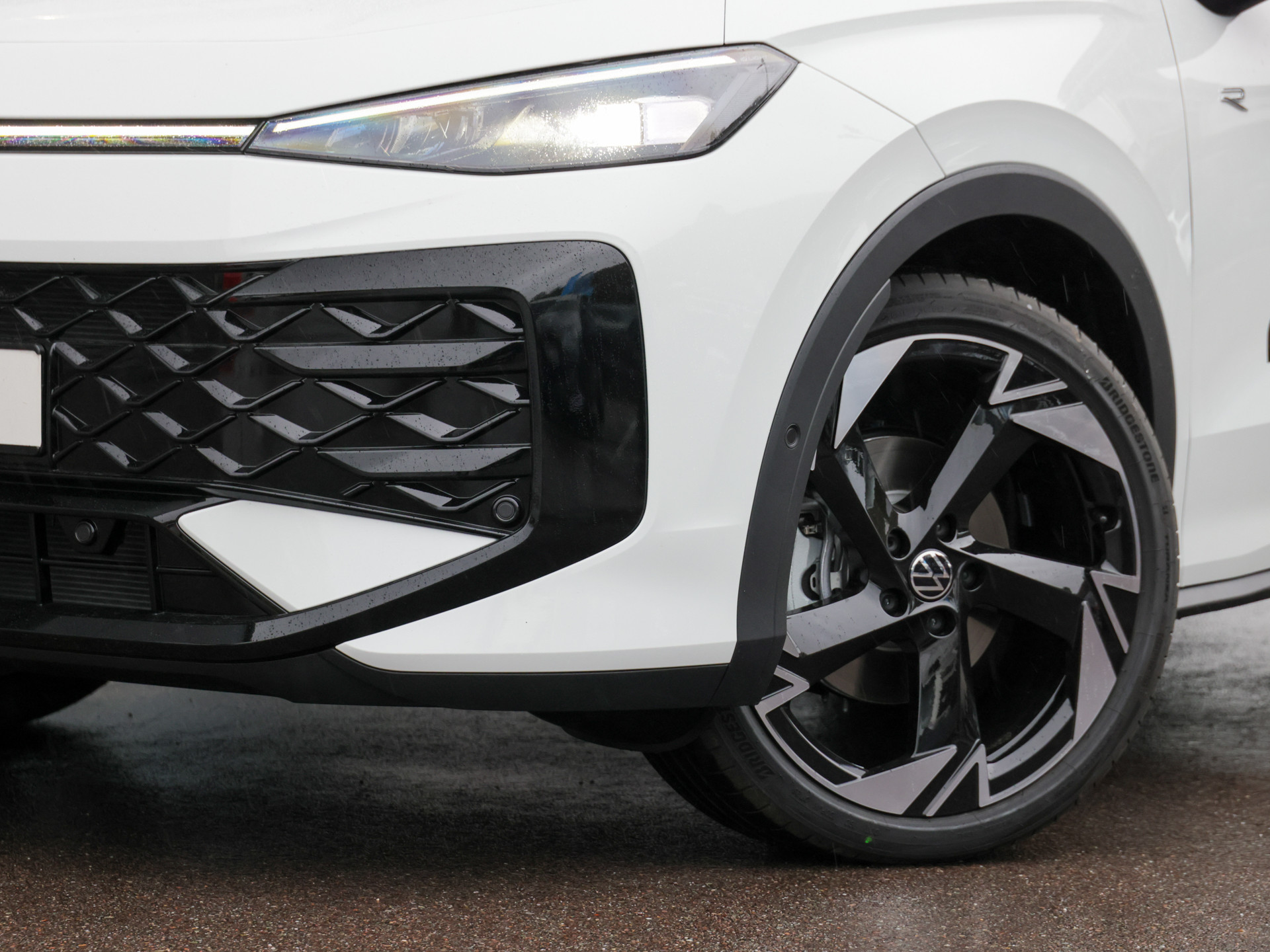 T-Roc R-Line 1.5 eTSI DSG +NEUES MODELL+