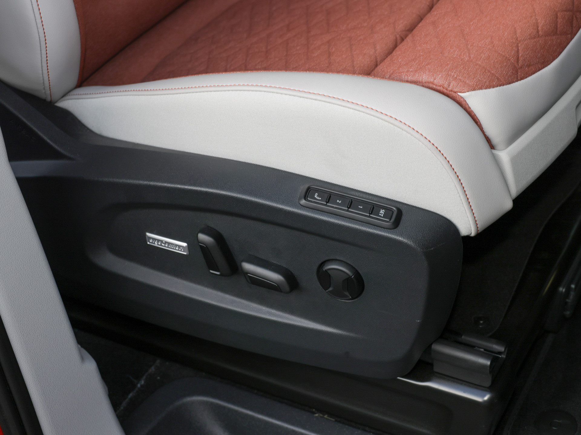 ID.Buzz LR +7-SITZER+NEU 91.575+MAX 460KM