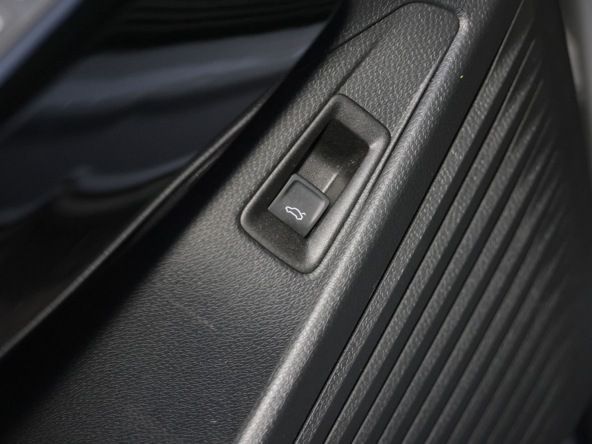 ID.5 Pro NAVI+AHK+ACC+MAX. 529KM+