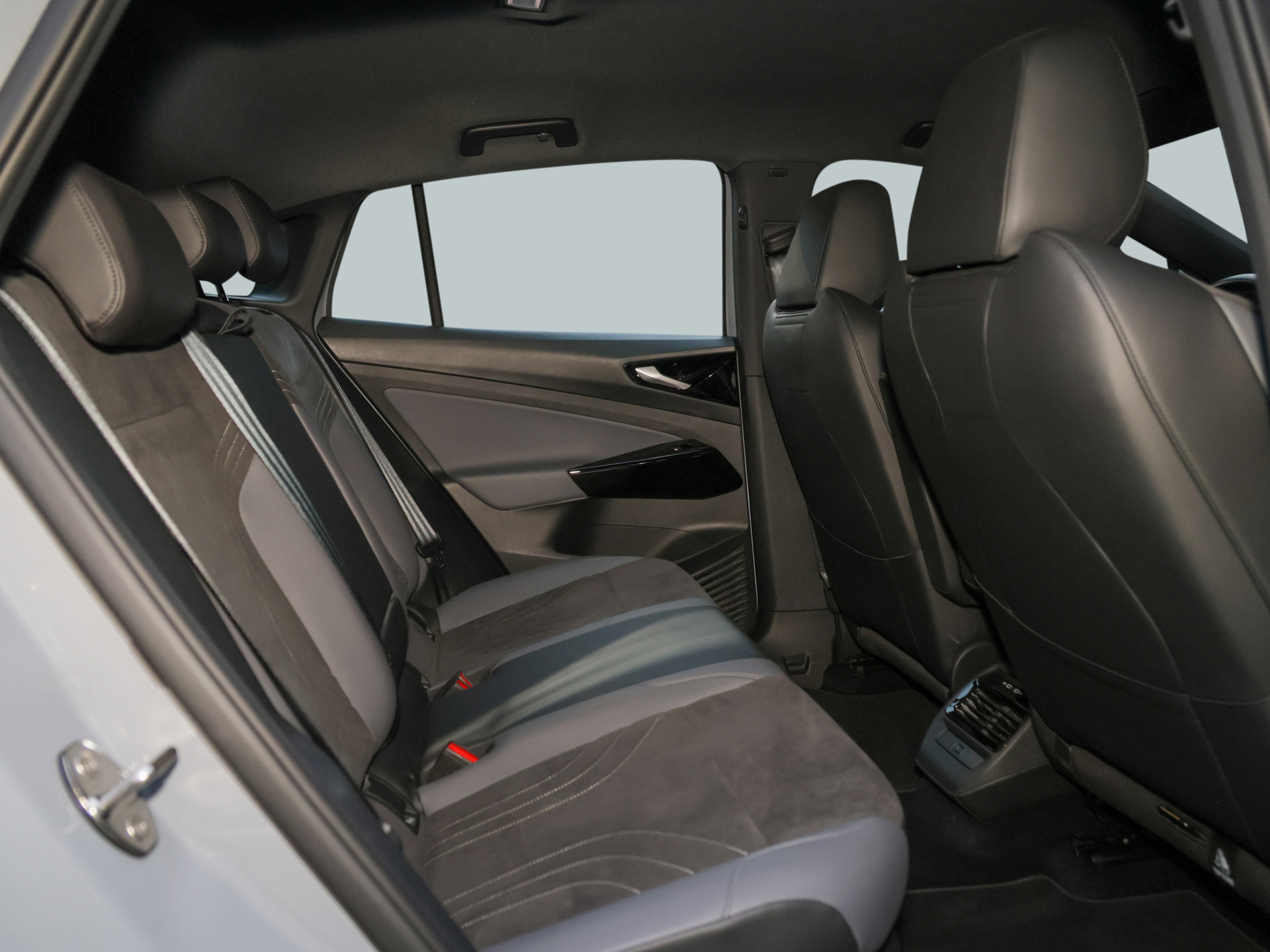 ID.5 Pro NAVI+AHK+ACC+MAX. 529KM+