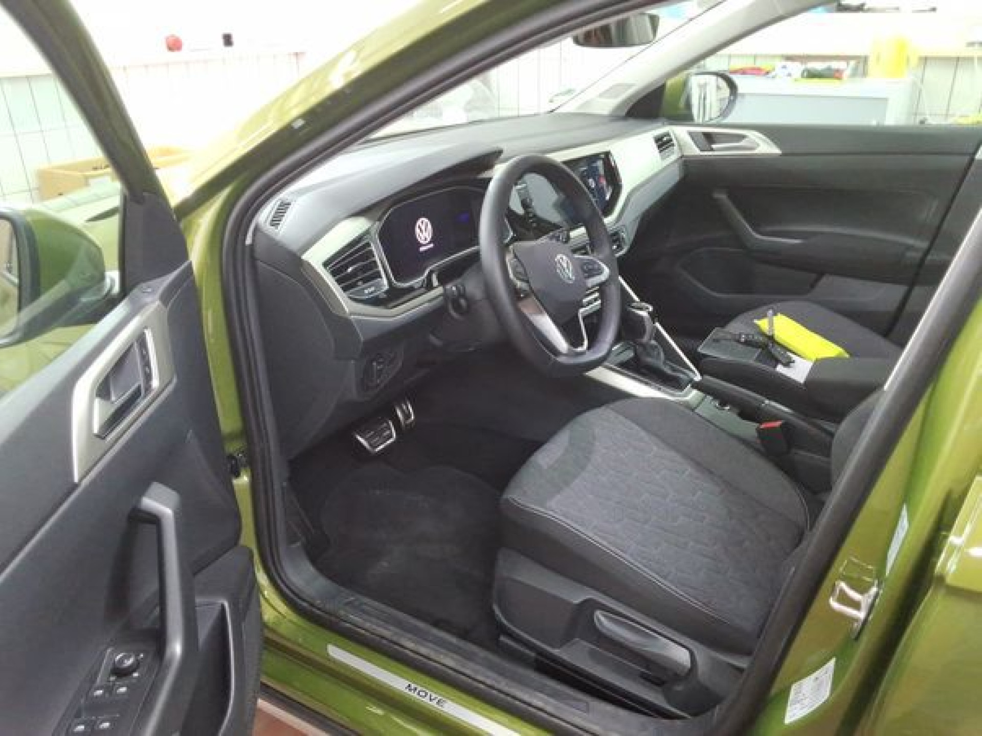 Taigo 1.5 TSI DSG MOVE +CAM+NAVI+4SEASON+