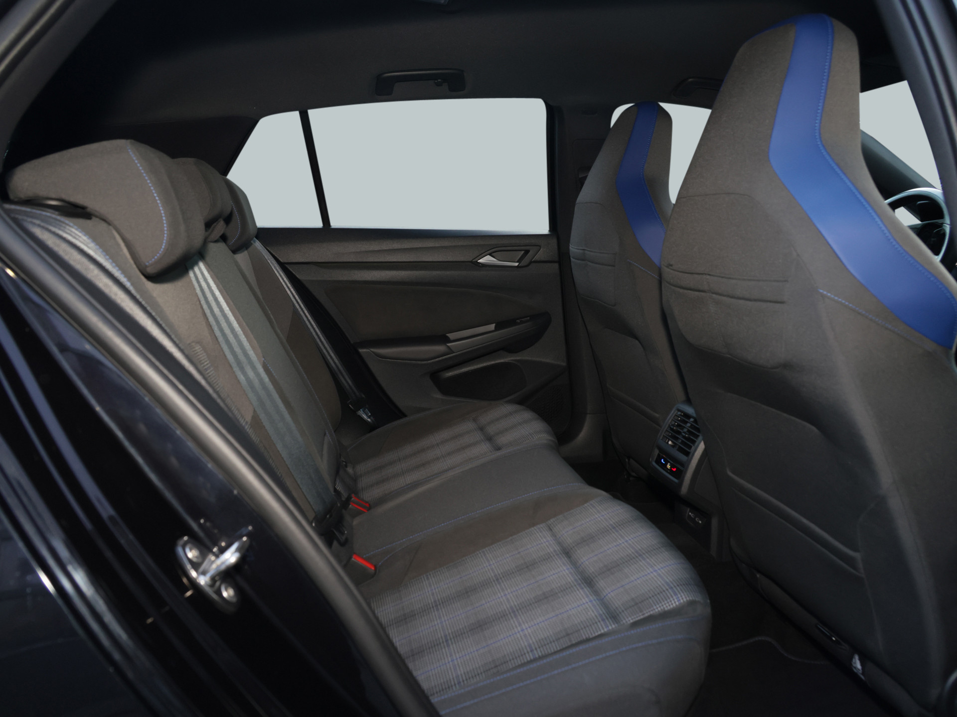 Golf VIII 1.4TSI DSG GTE eHybrid +NAVI+0,5 STEUER+