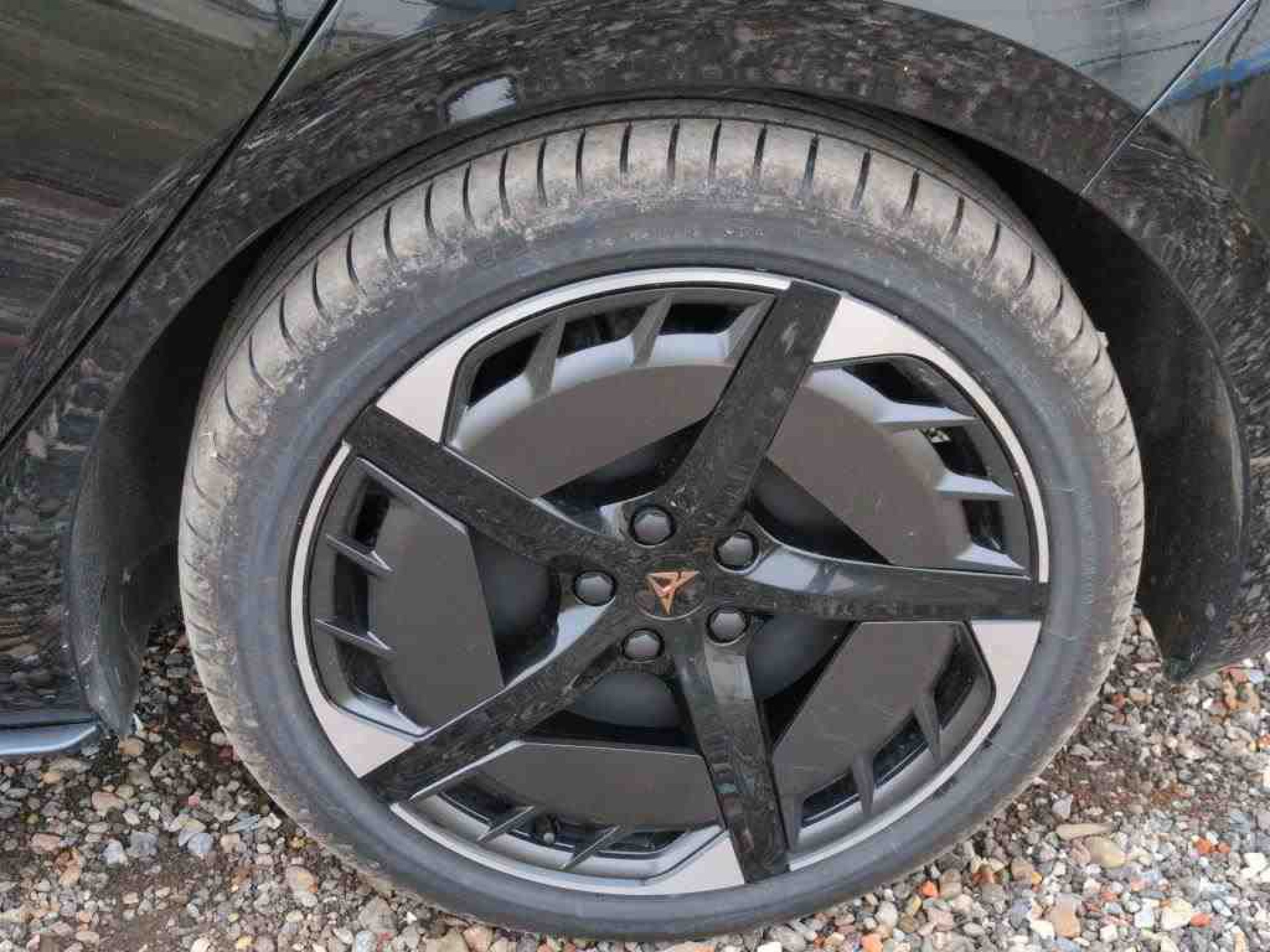 Born WÄRMEPUMPE+MAX 546KM+20 HURRICANE+