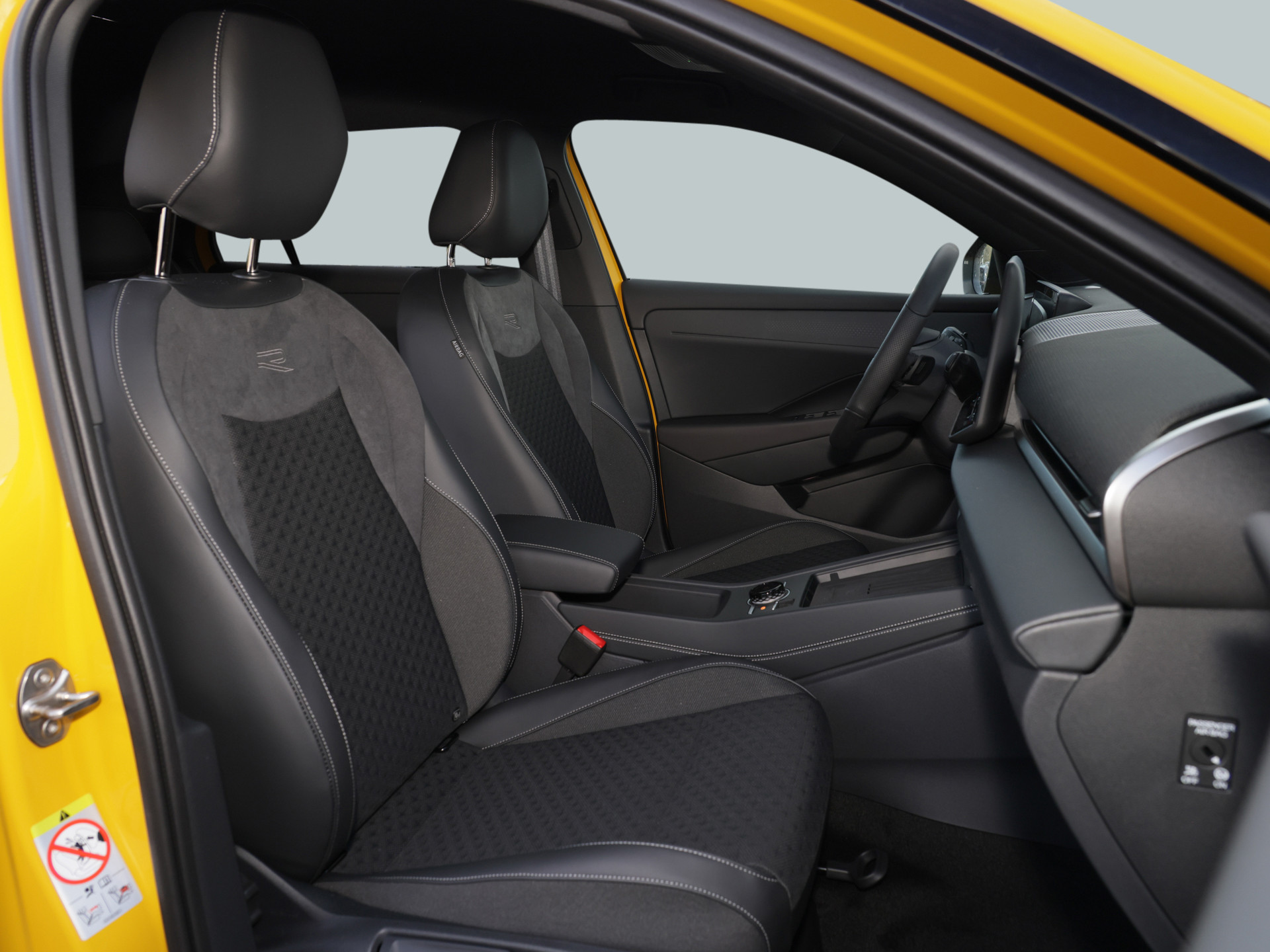 T-Roc 1.5eTSI DSG R-LINE +AHK+19