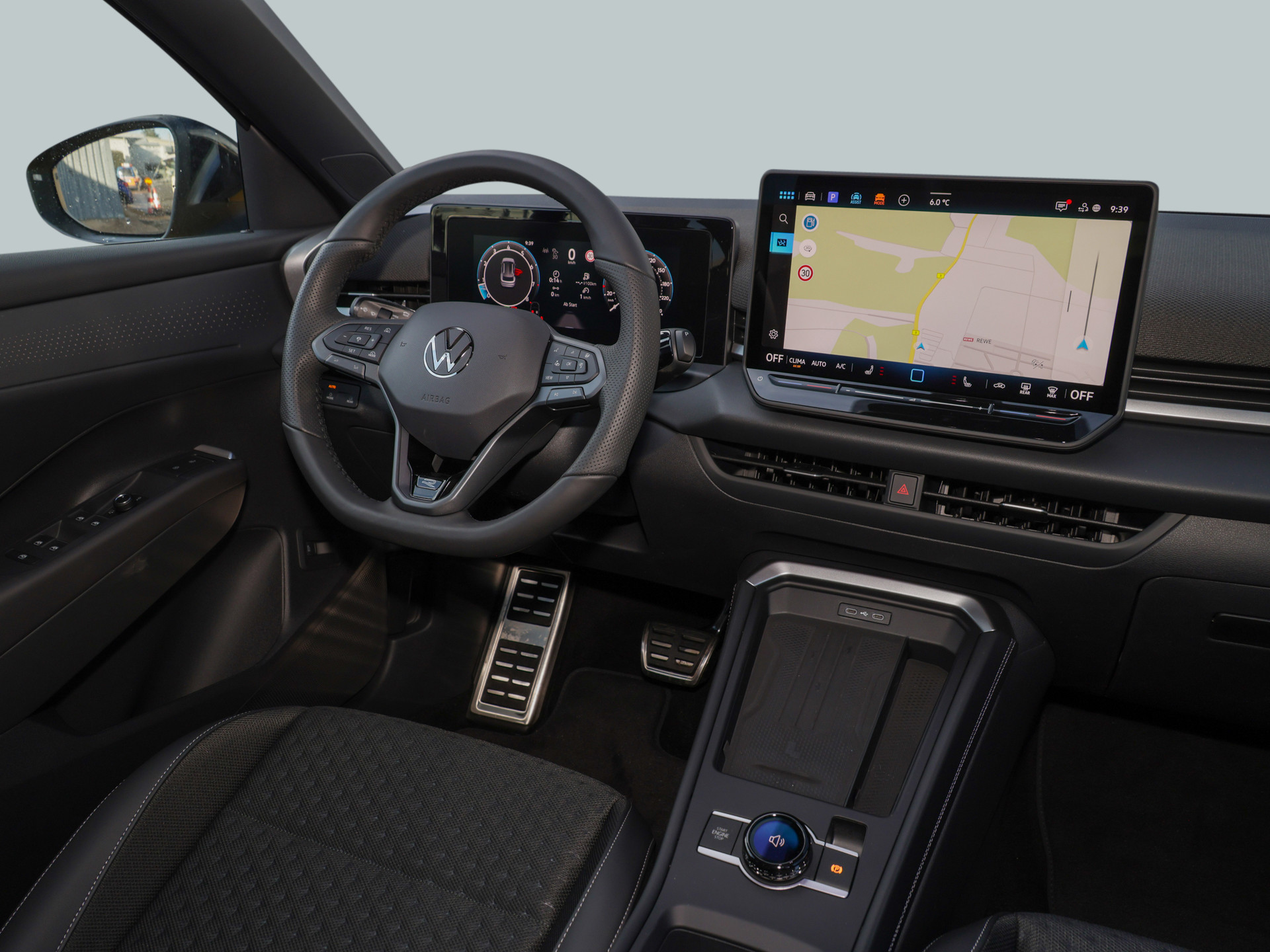 T-Roc 1.5eTSI DSG R-LINE +AHK+19