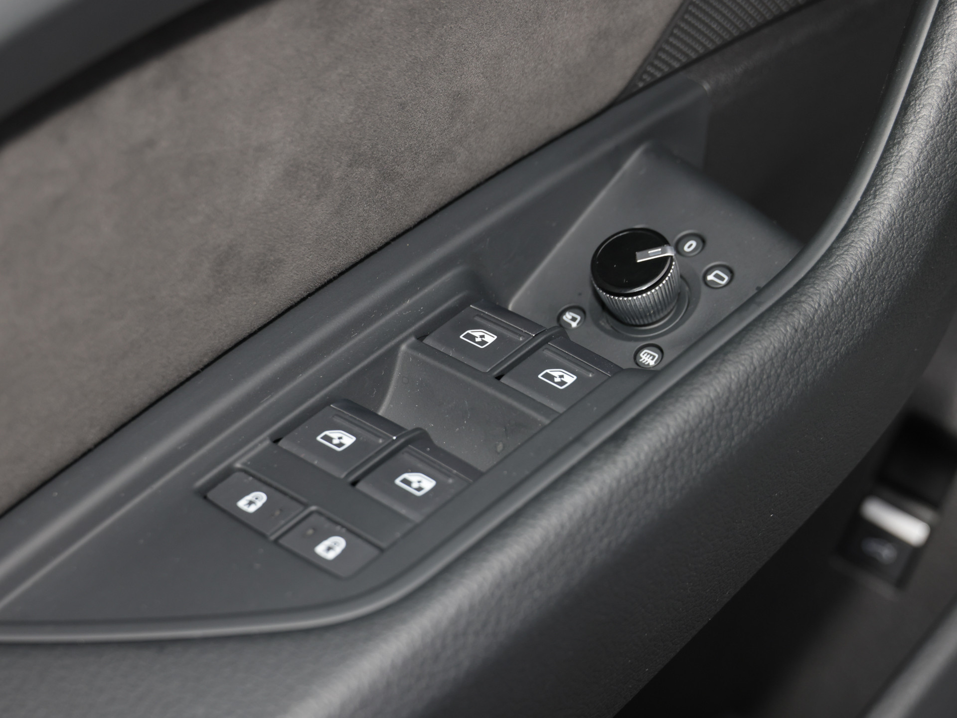 e-tron 50 quattro +S line+AHK+ASSISTENTEN+