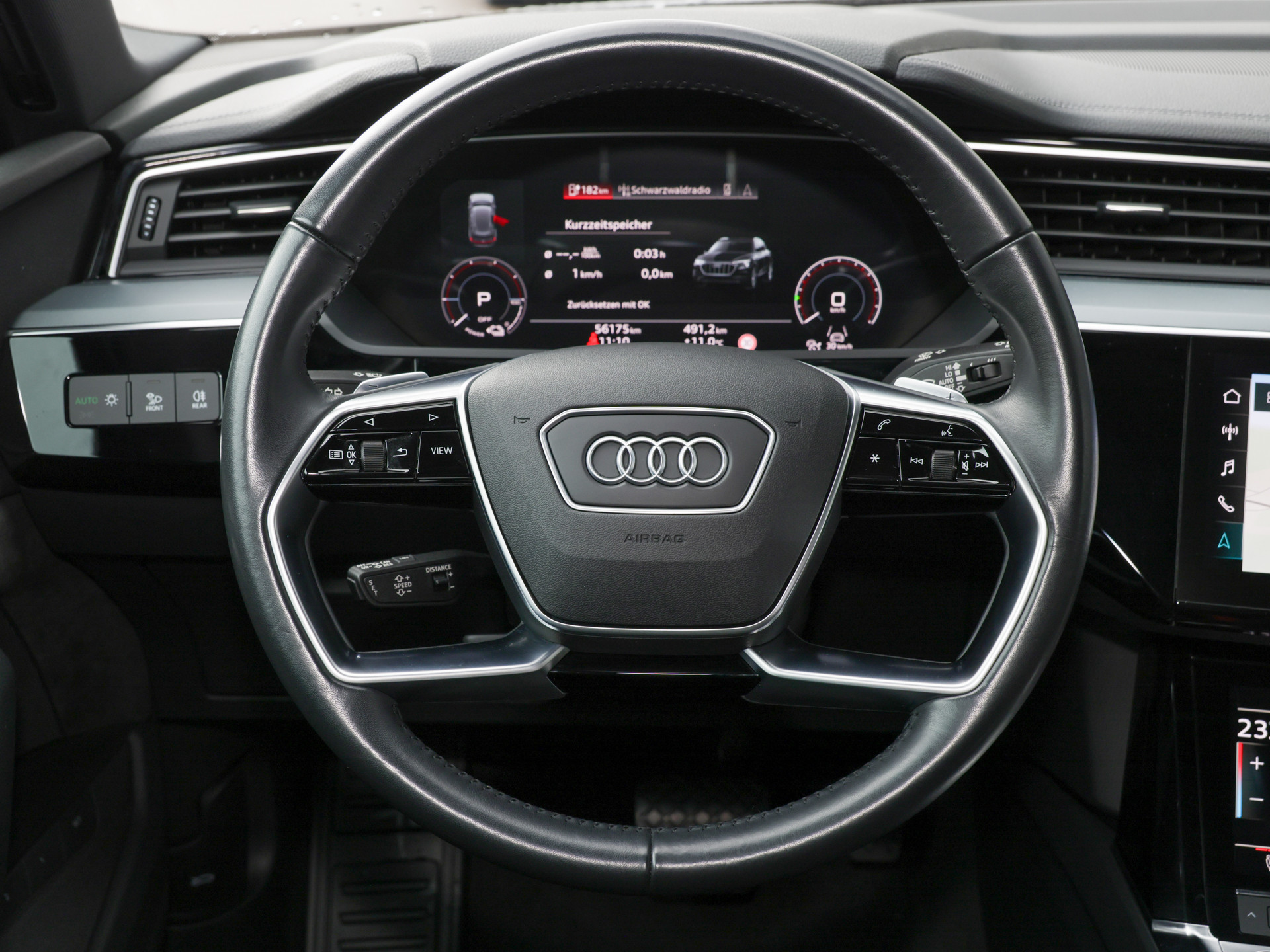 e-tron 50 quattro +S line+AHK+ASSISTENTEN+