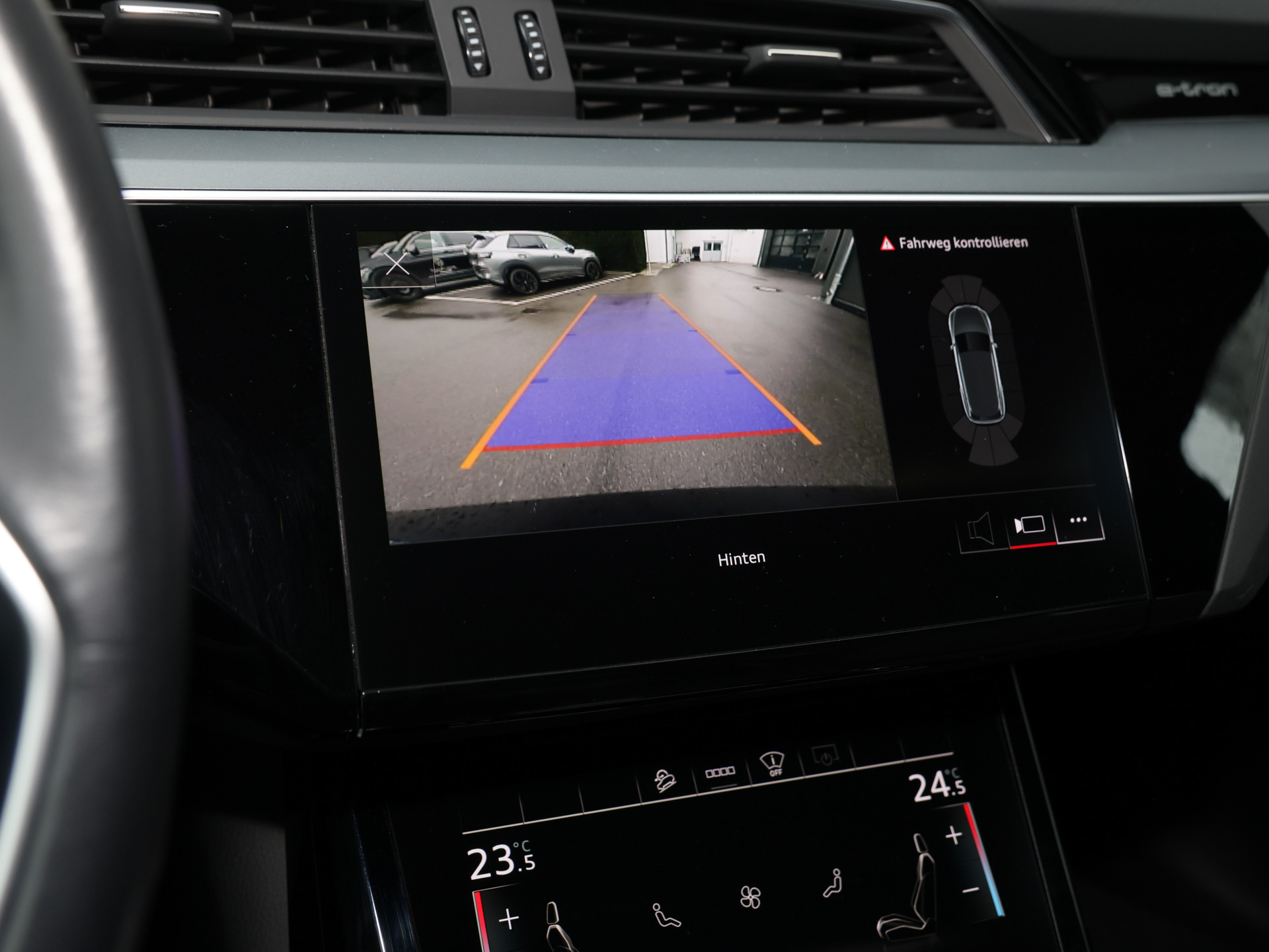 e-tron 50 quattro +S line+AHK+ASSISTENTEN+