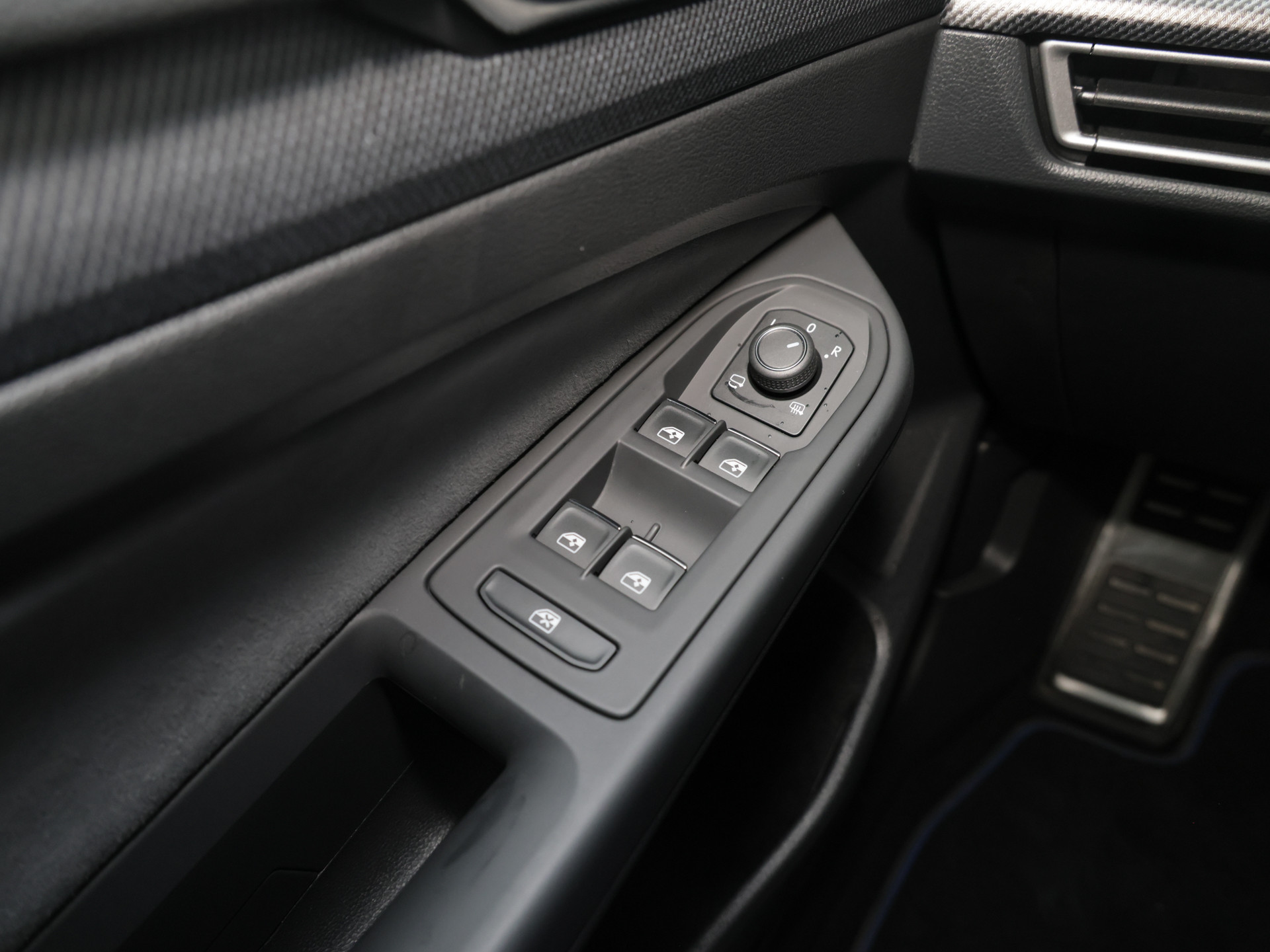 Golf VIII R 2.0TSI 4Mo.Variant +AREA-VIEW+