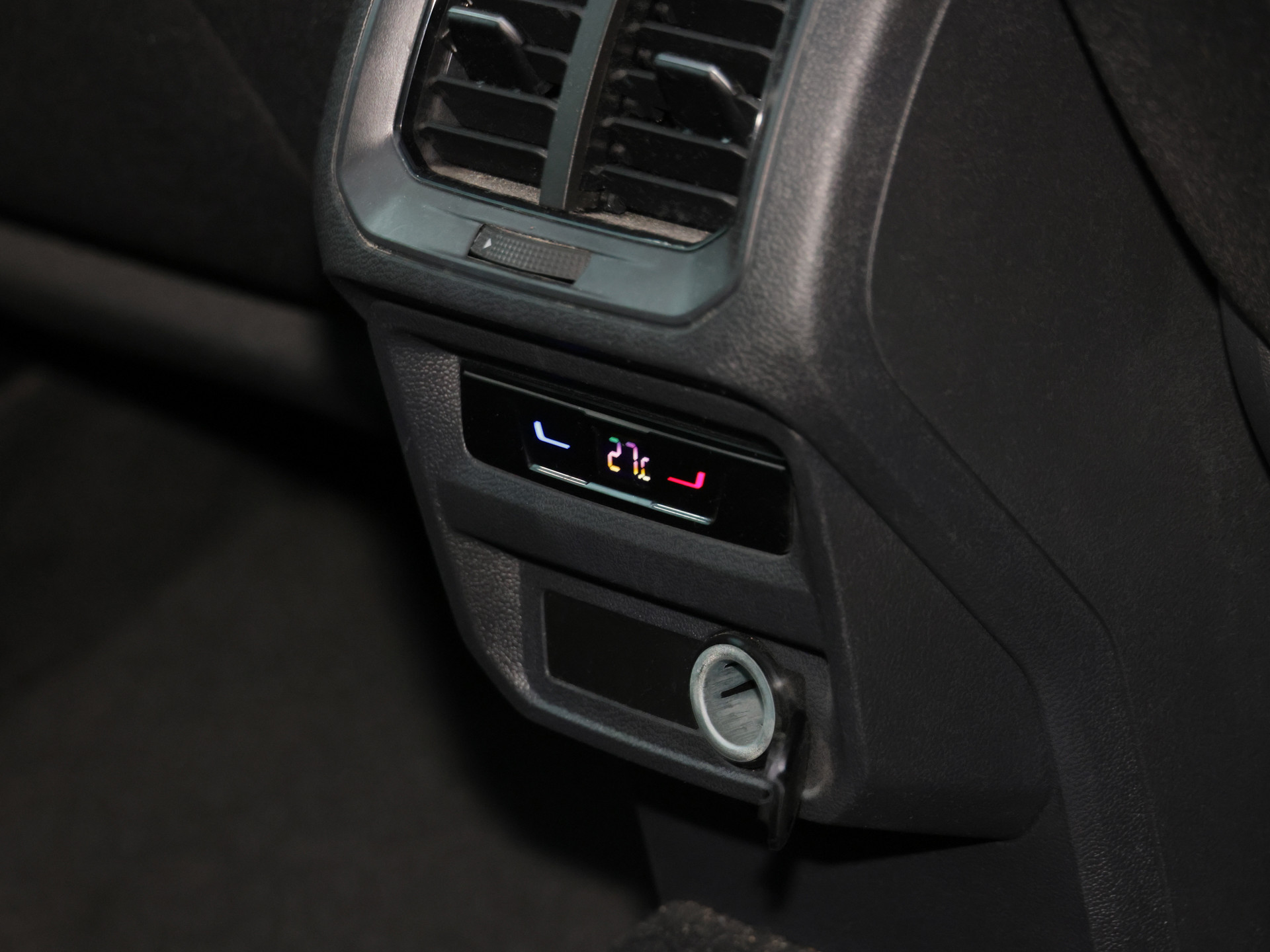 Tiguan 2.0TDI Elegance +ERGO+PANO+REAR-CAM