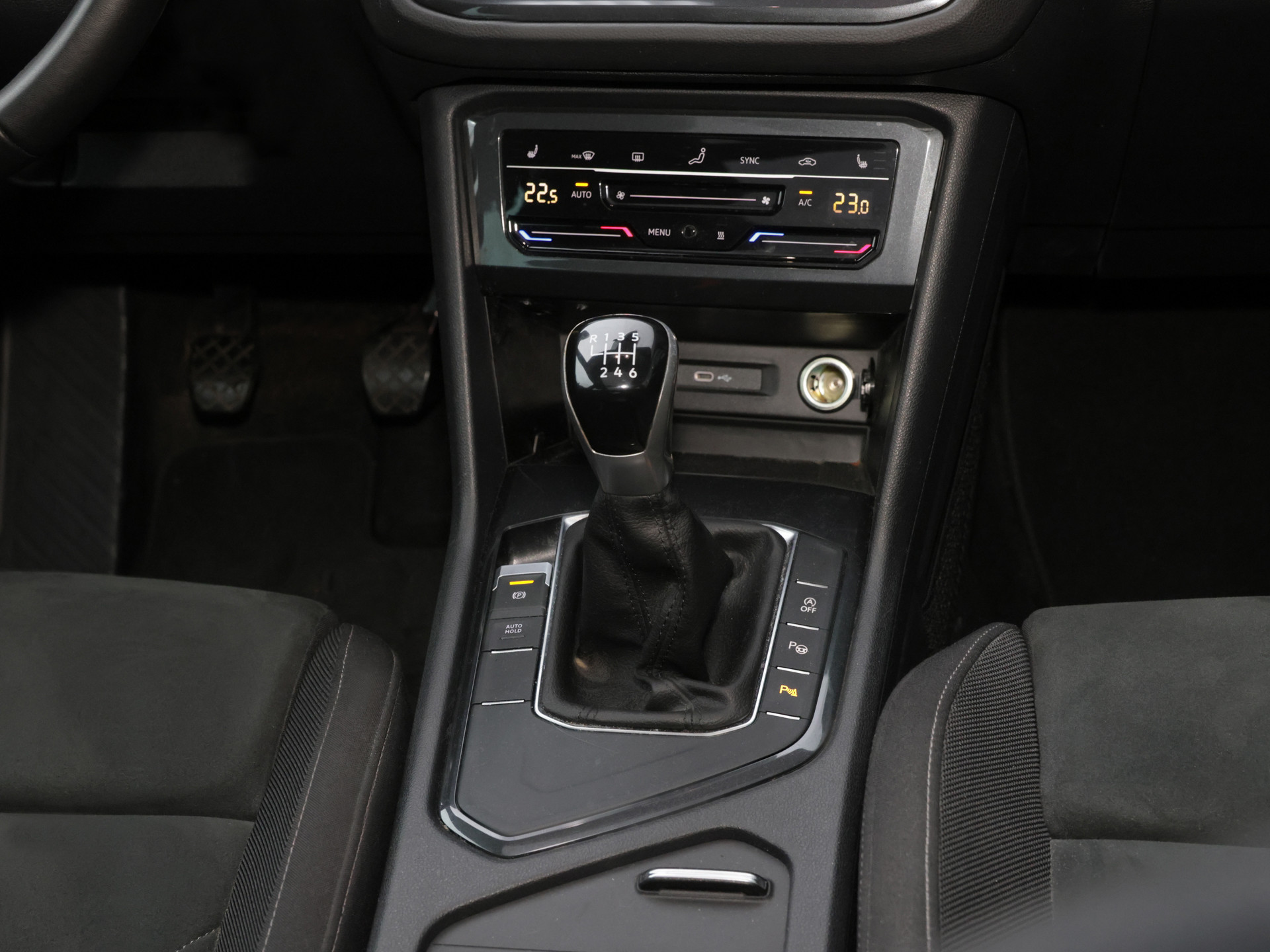 Tiguan 2.0TDI Elegance +ERGO+PANO+REAR-CAM