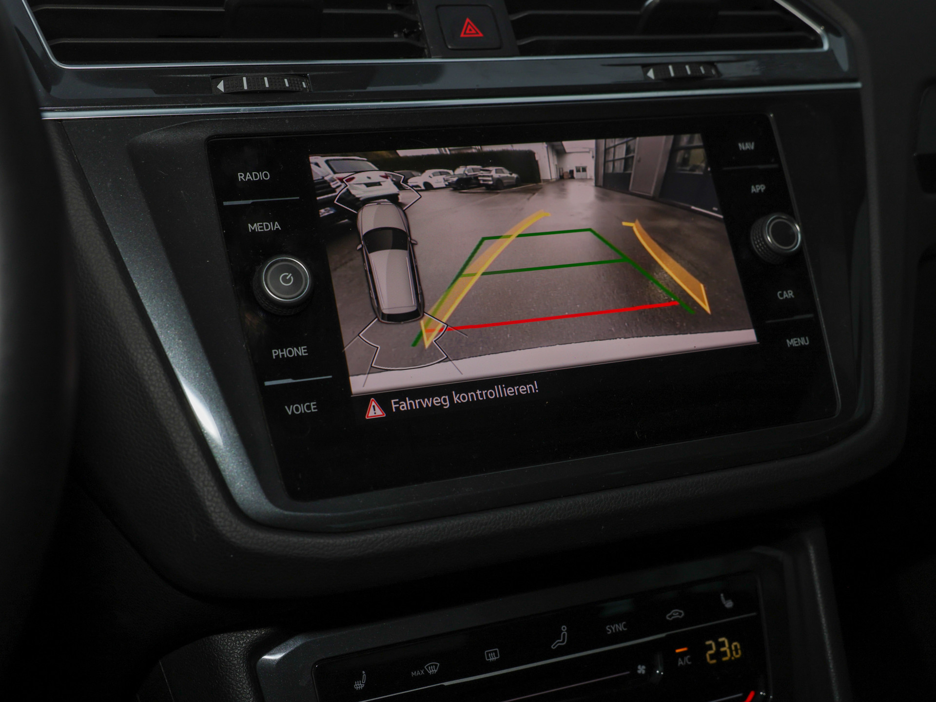 Tiguan 2.0TDI Elegance +ERGO+PANO+REAR-CAM