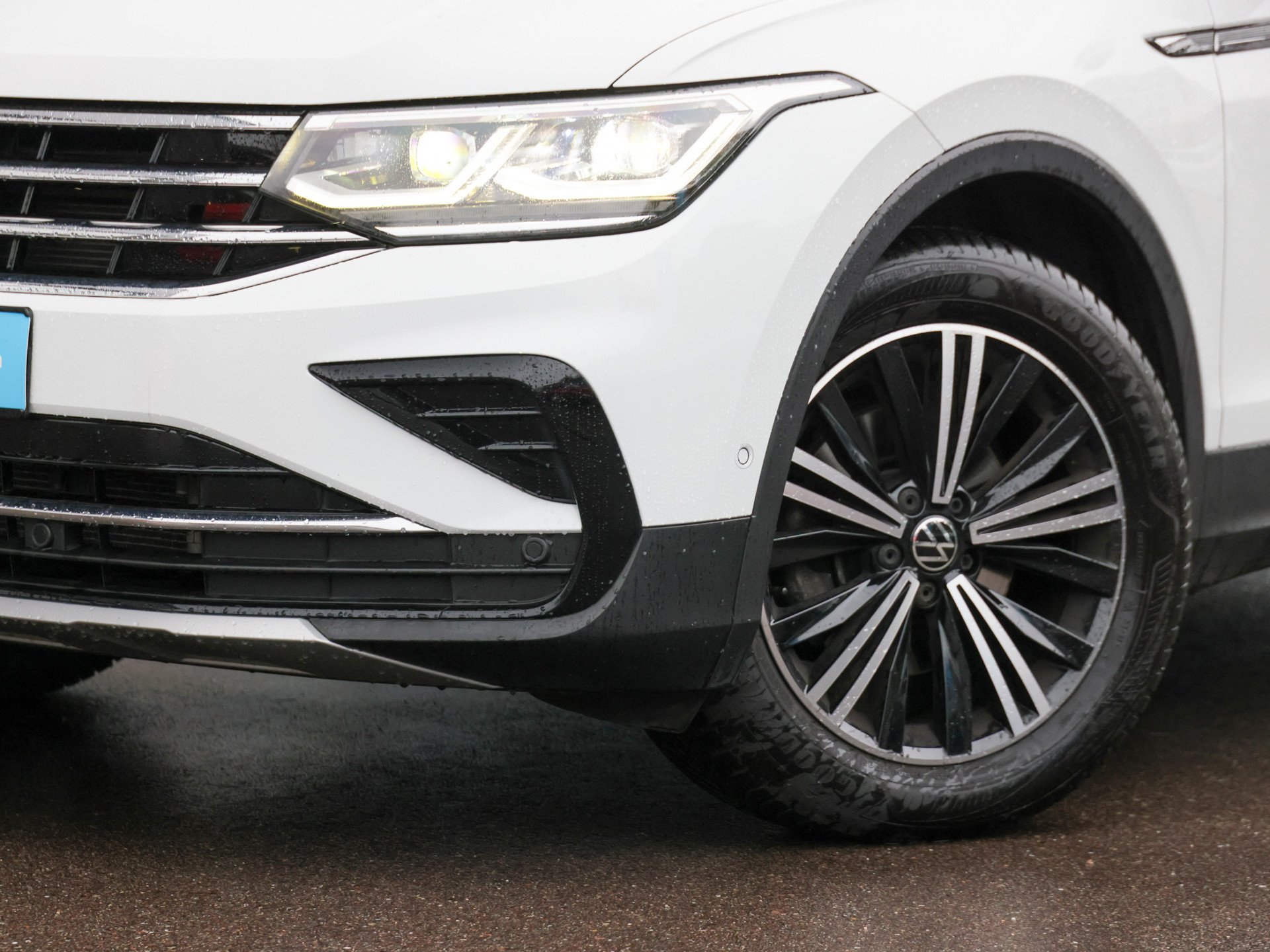 Tiguan 2.0TDI Elegance +ERGO+PANO+REAR-CAM