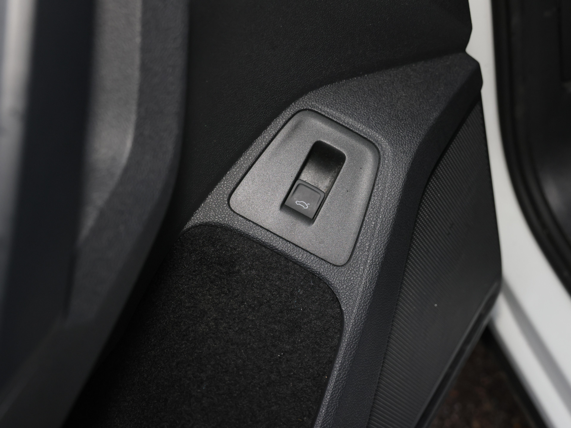 Tiguan 2.0TDI Elegance +ERGO+PANO+REAR-CAM