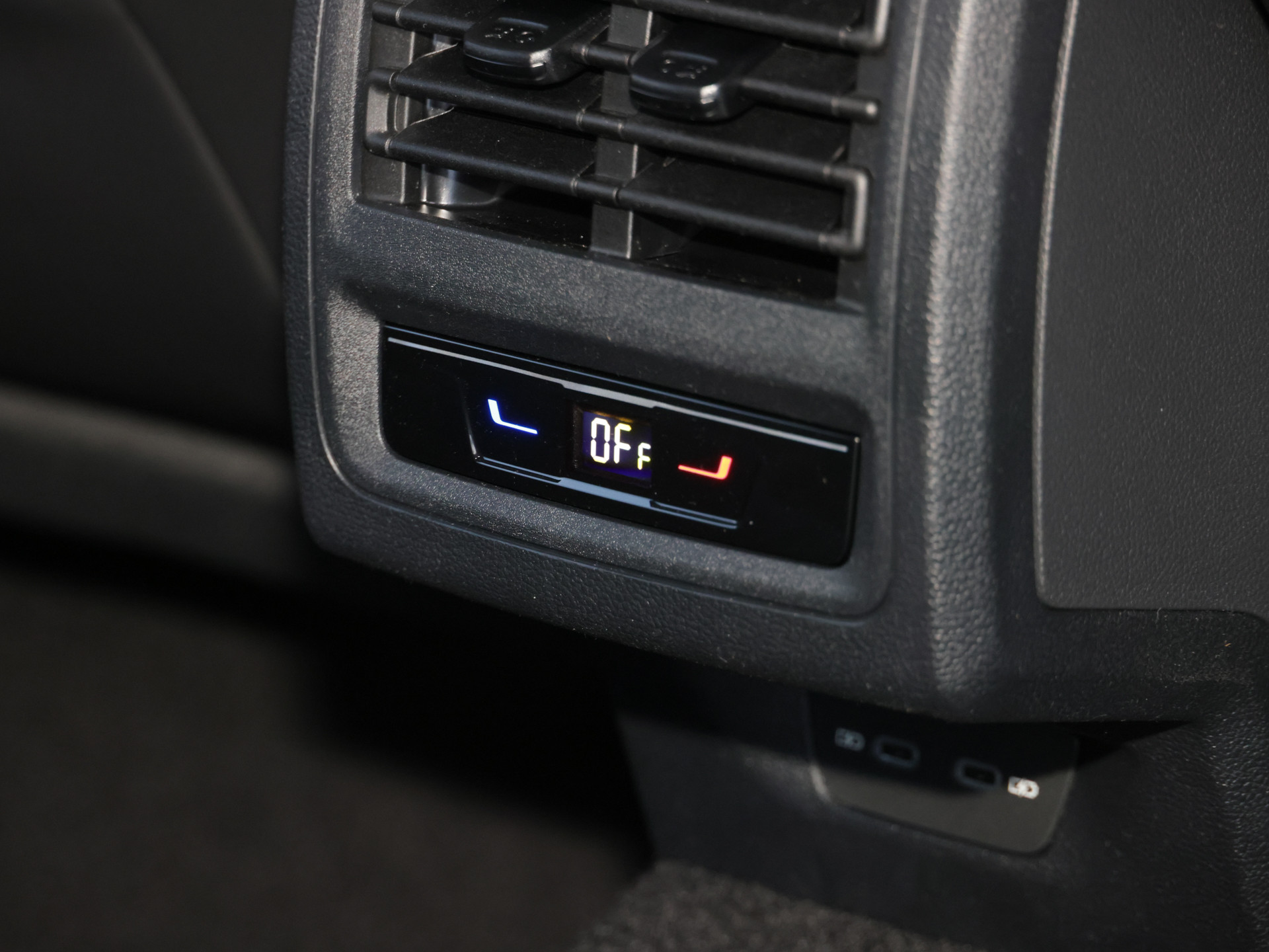 Golf VIII Variant R 2.0TSI 4Motion+DCC+AHK