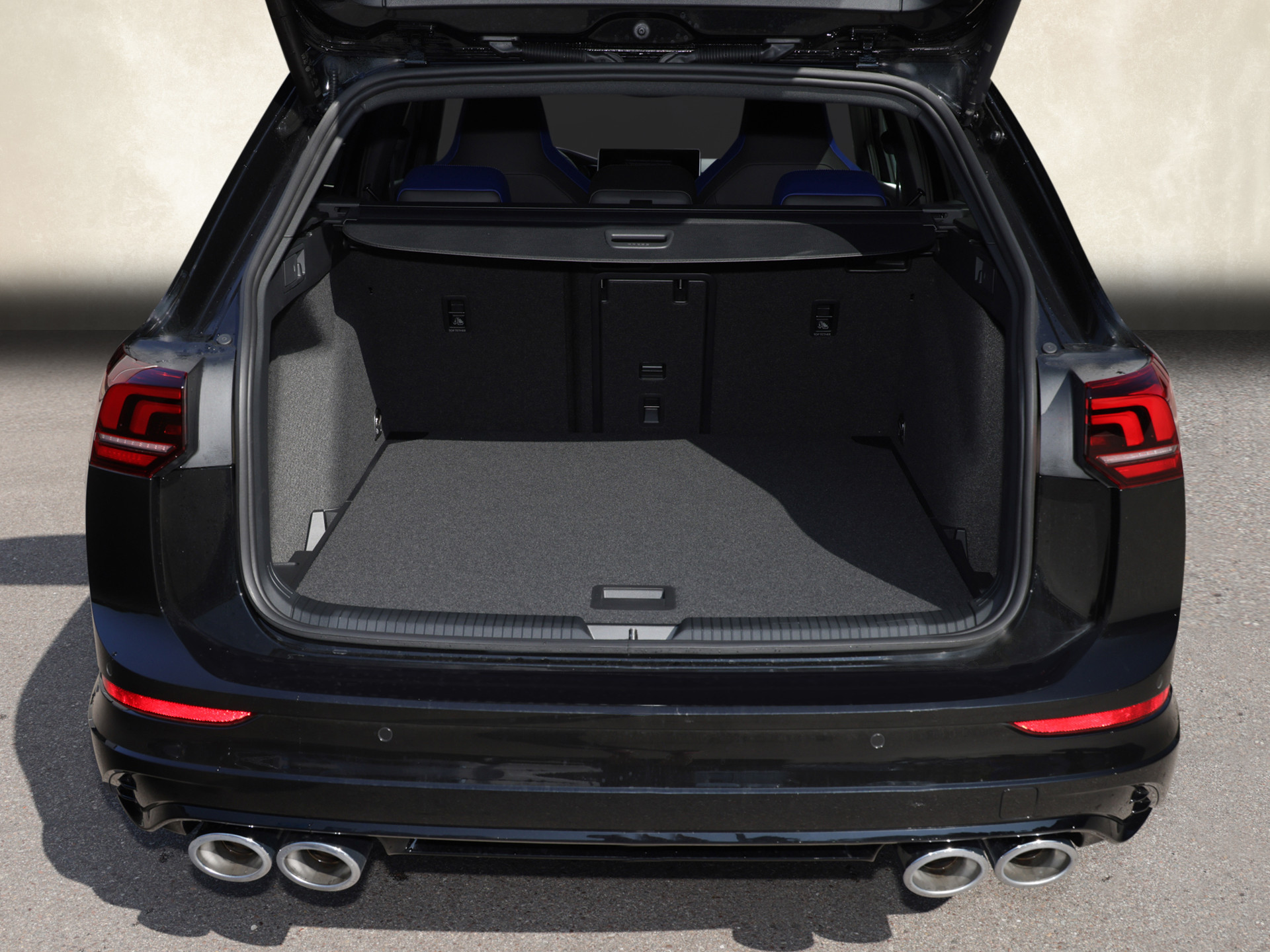 Golf VIII Variant R 2.0TSI 4Motion+DCC+AHK