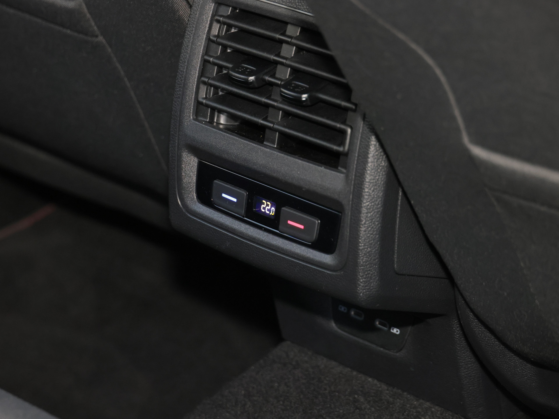 Golf VIII 2.0 TSI DSG GTI +NAVI+LED-PLUS+