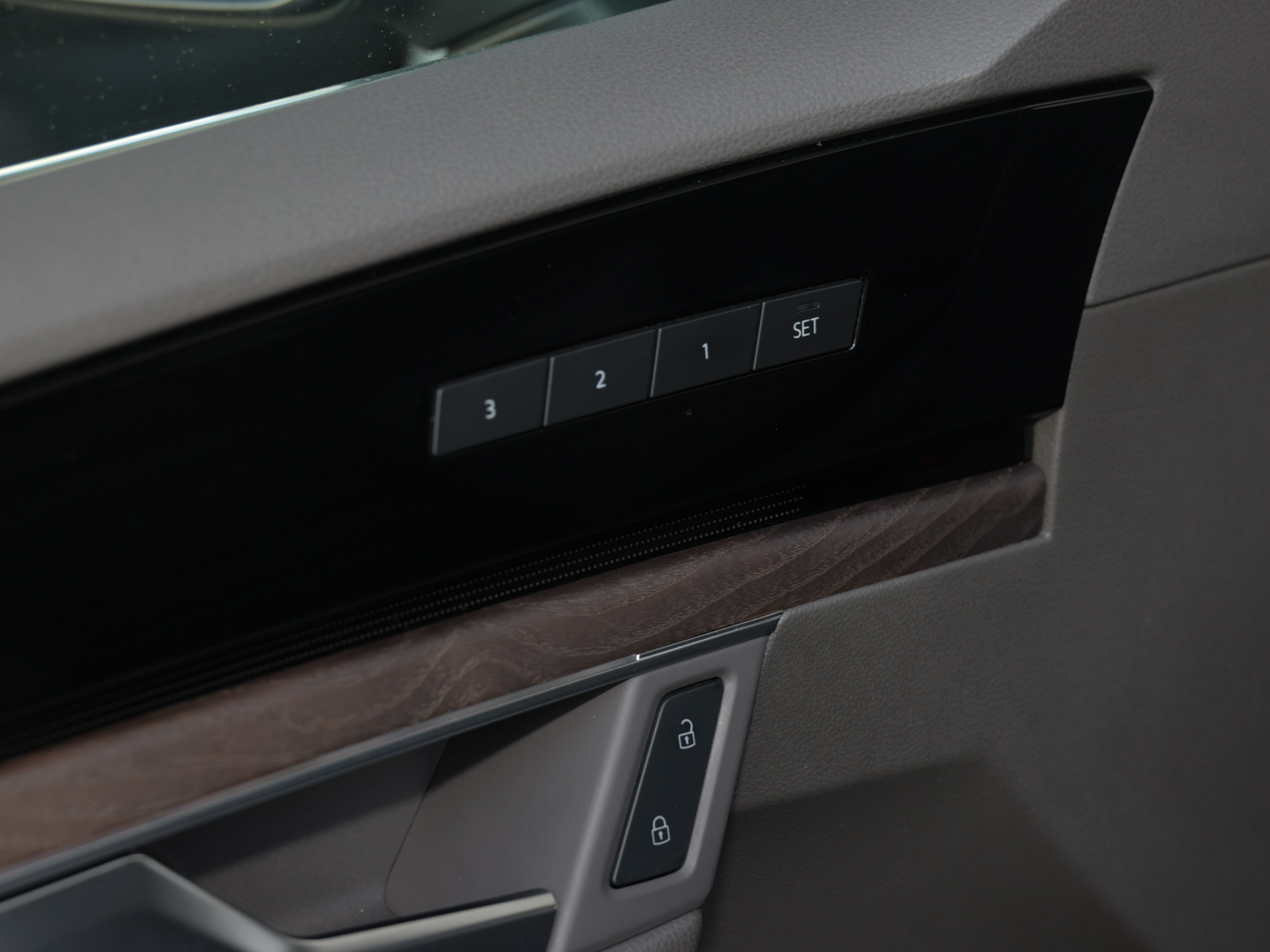 Touareg 3.0TDI Atmosphere +LEDER+ERGO+ACC+