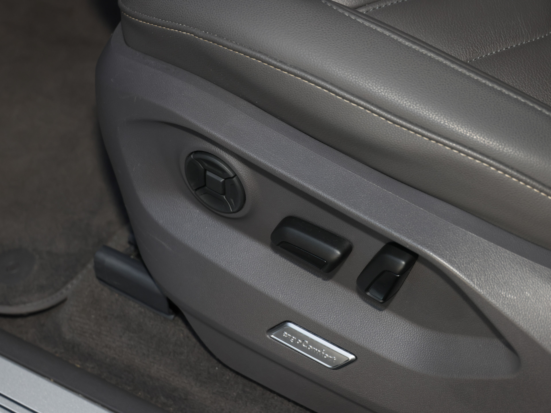 Touareg 3.0TDI Atmosphere +LEDER+ERGO+ACC+